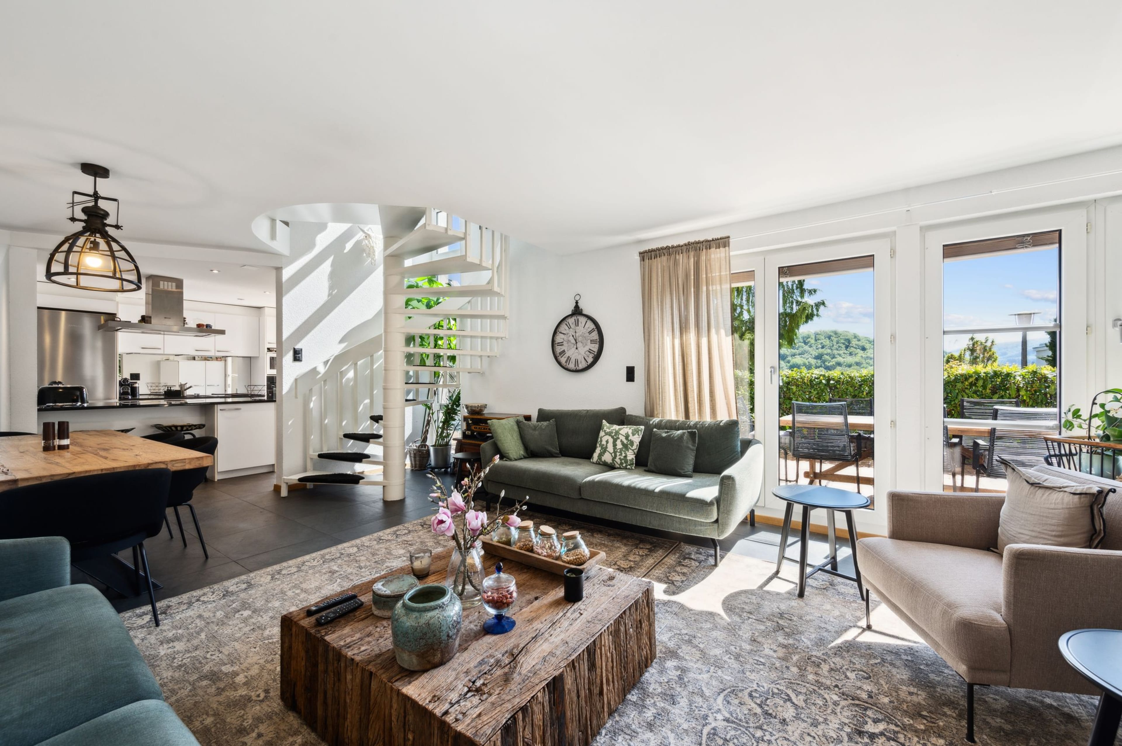 Modernes 6.5-Zimmer-Einfamilienhaus mit eindrucksvollem Panoramablick - Bild 3