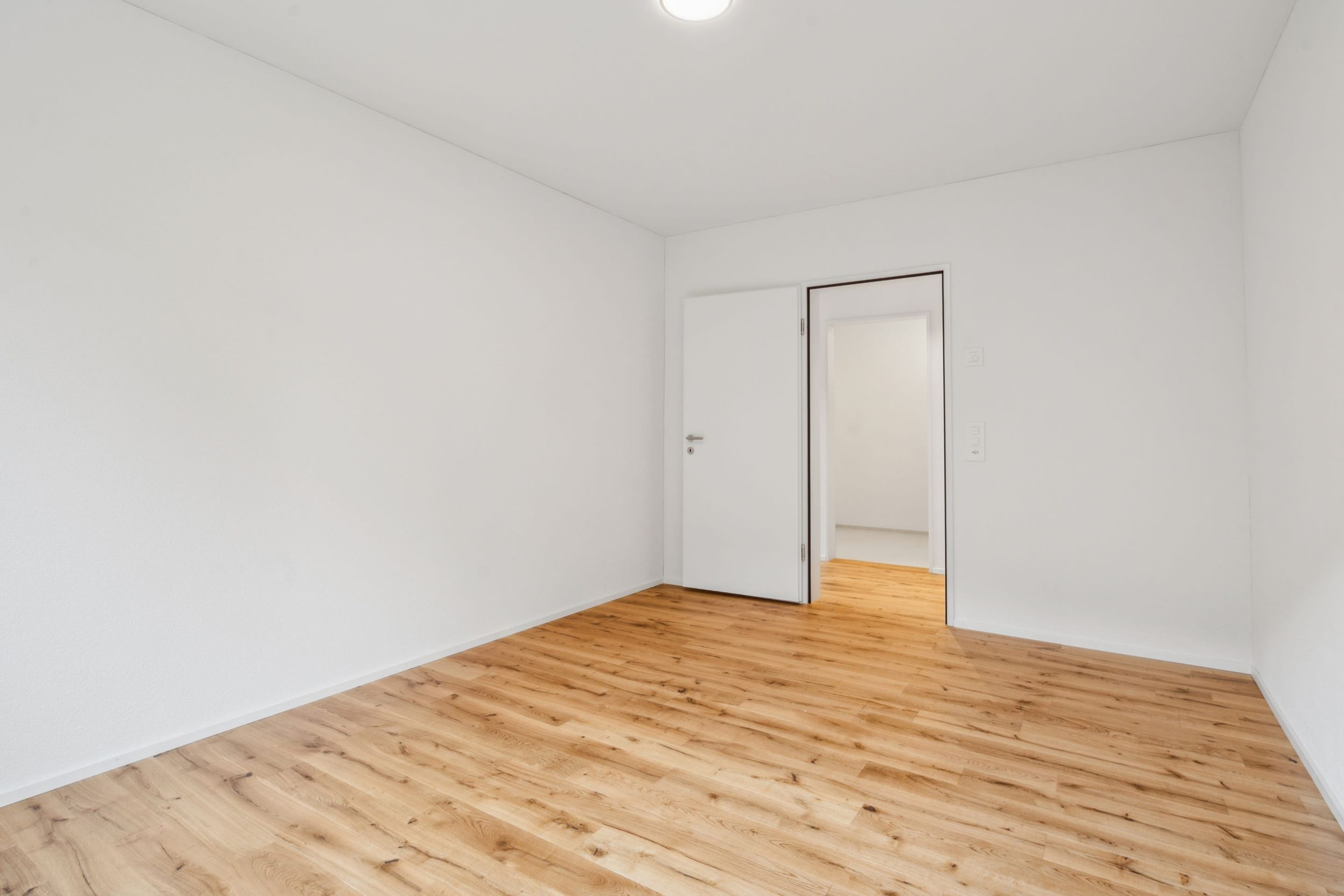 Neubau-Wohnung mit grosser Terrasse und exzellenter Ausstattung - Bild 5