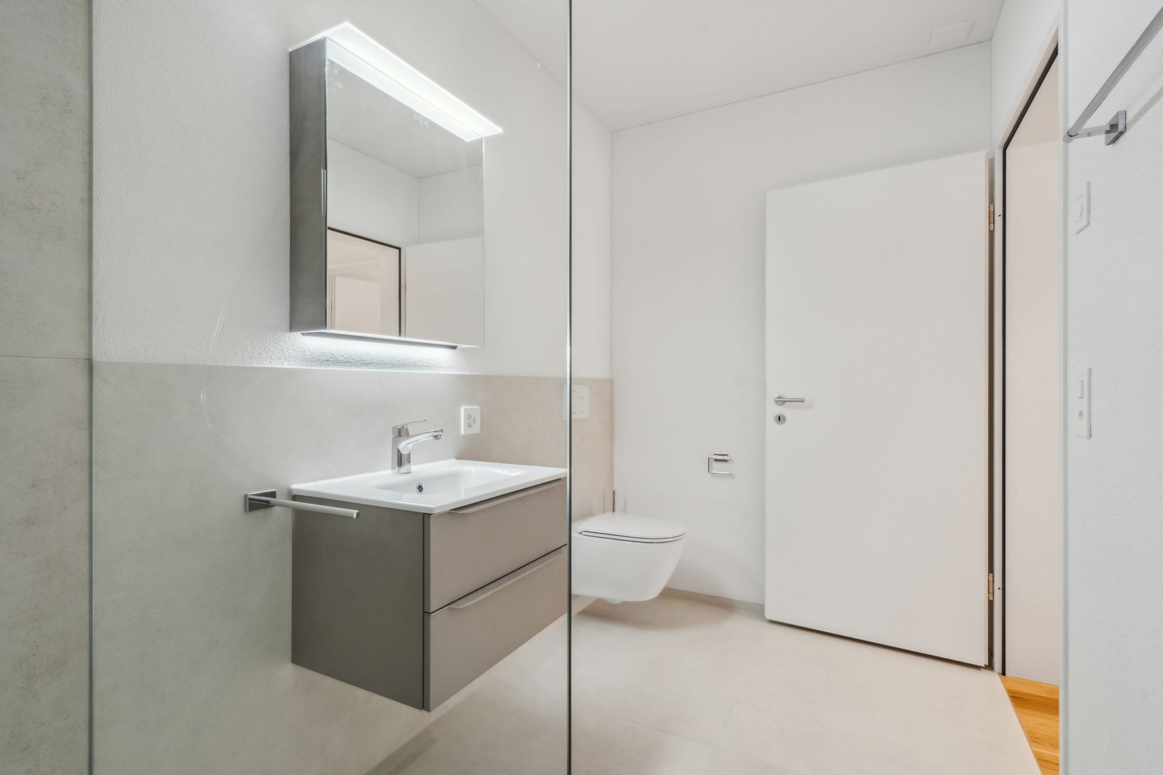 Neubau-Wohnung mit grosser Terrasse und exzellenter Ausstattung - Bild 13