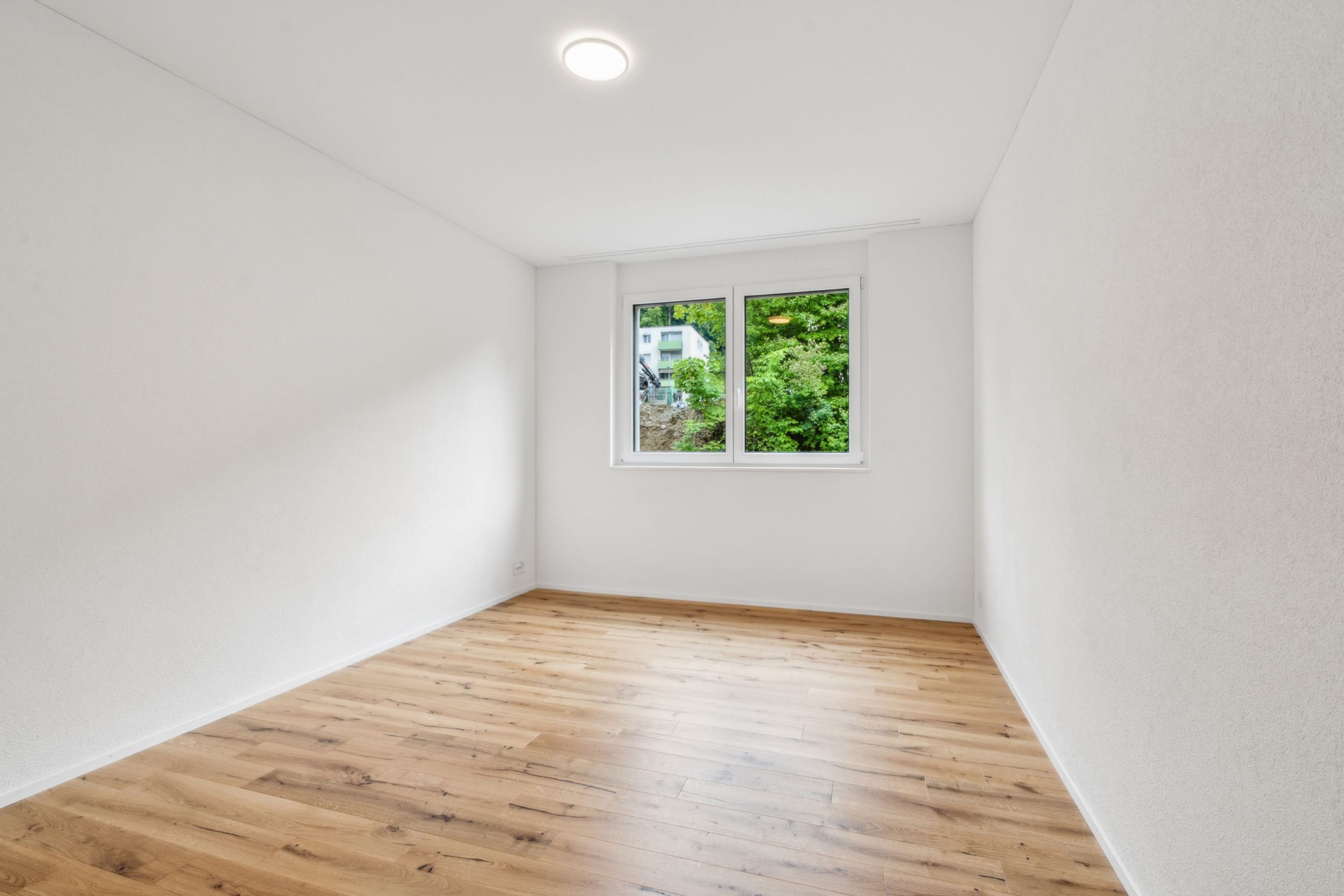 Neubau-Wohnung mit grosser Terrasse und exzellenter Ausstattung - Bild 9