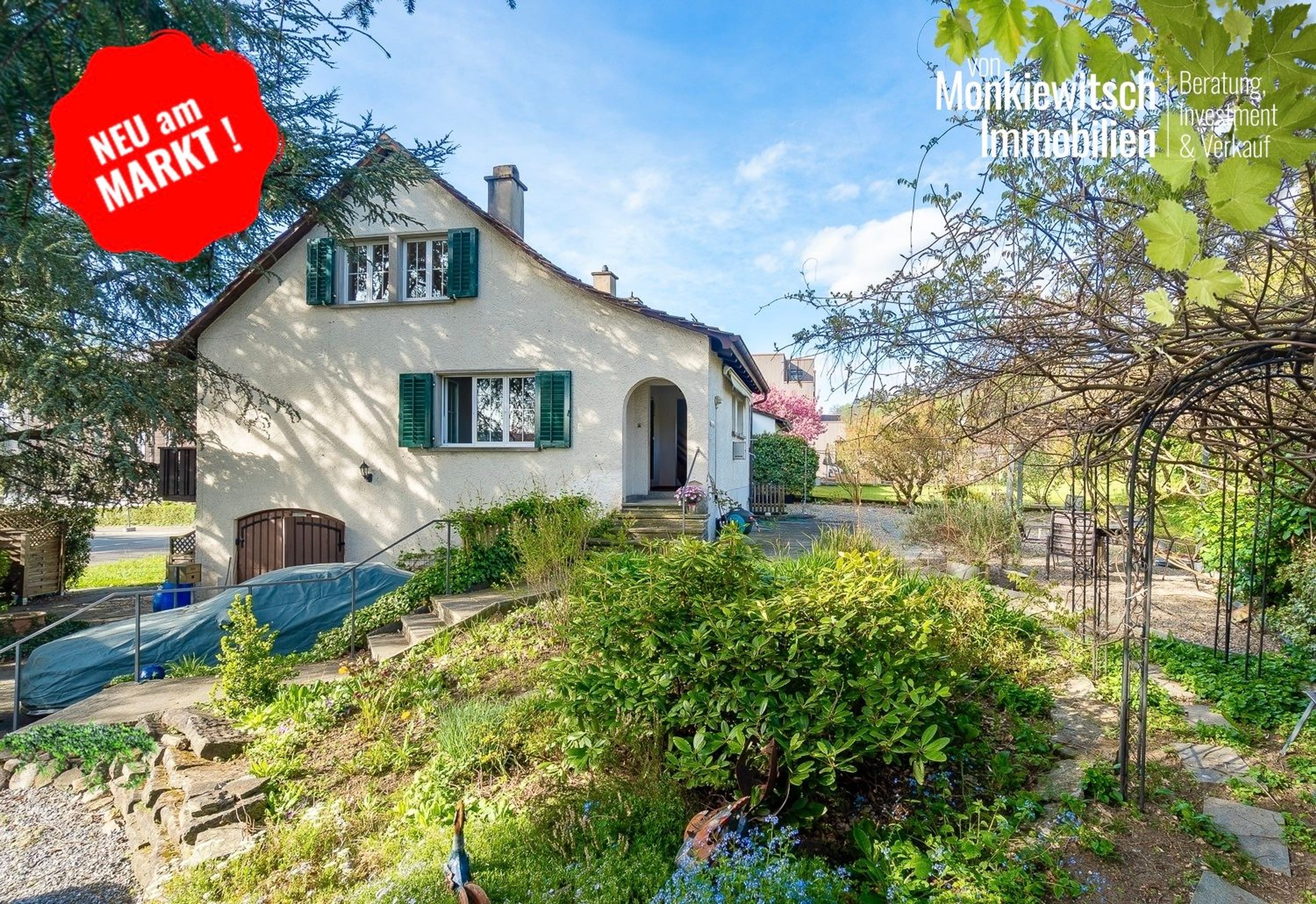 Haus im Dornröschenschlaf - Bild 1