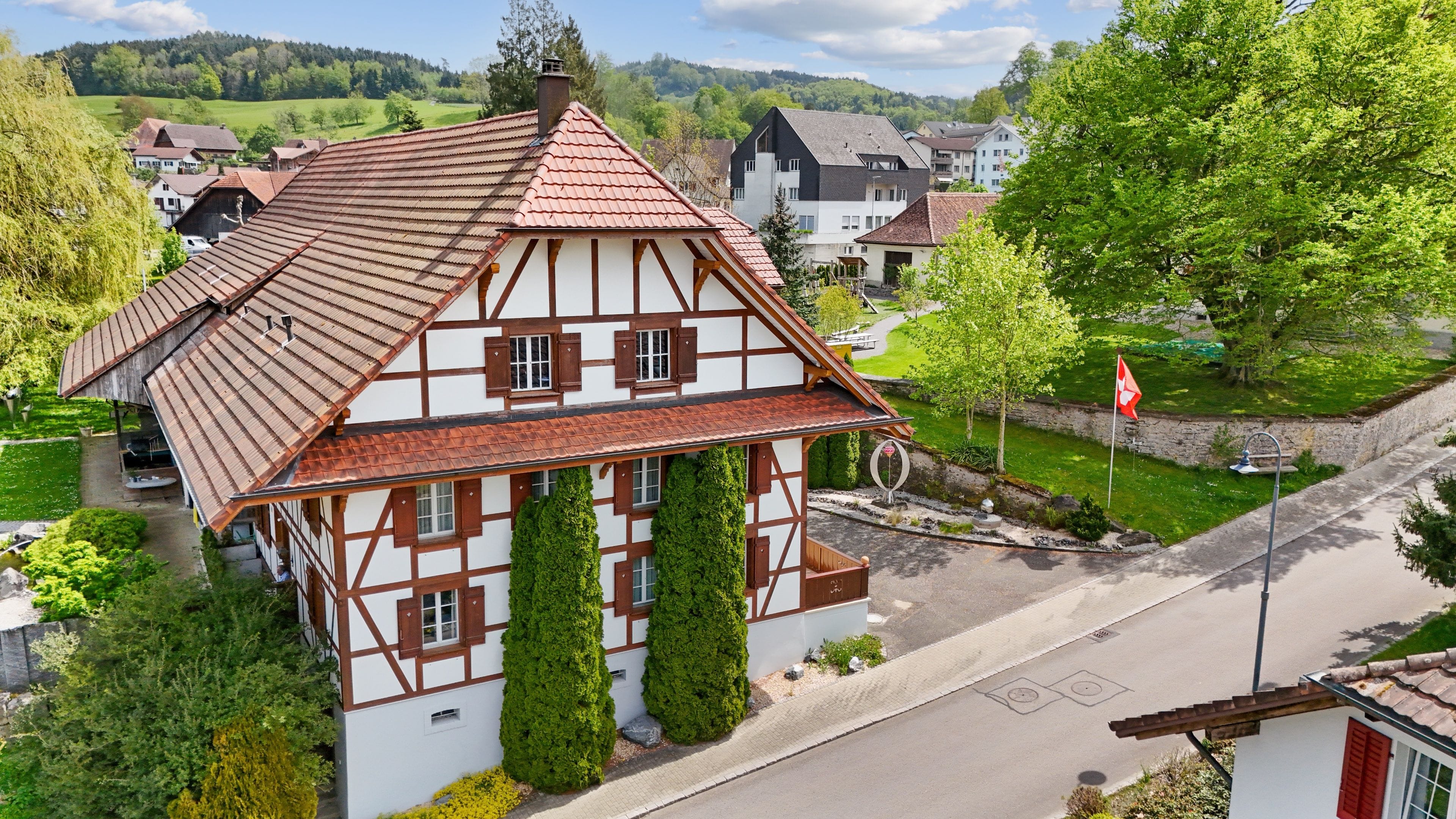 6.5 Zimmerwohnhaus mit Gartenparadies. Geeignet auch als Tierpension. - 13
