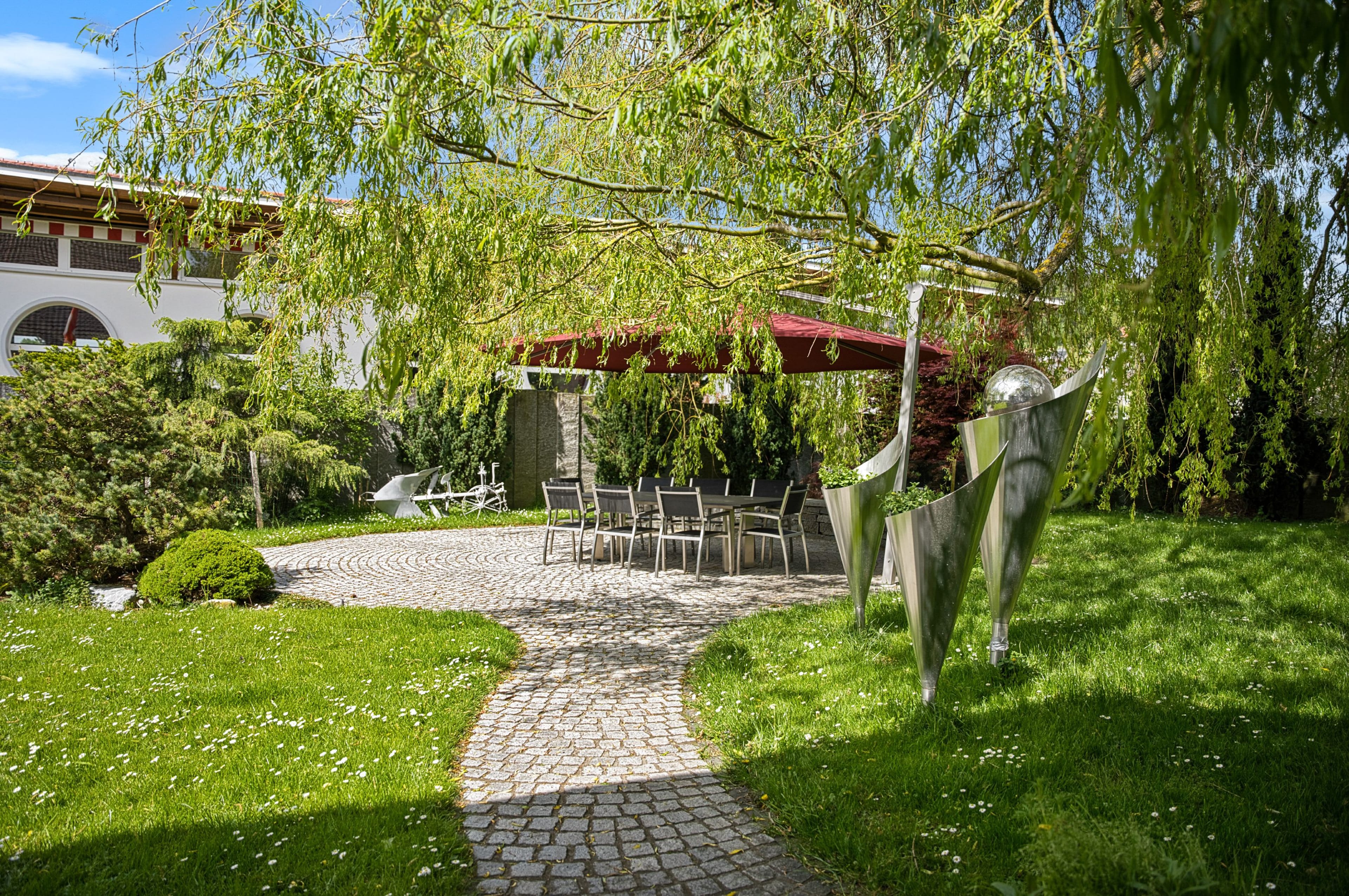 6.5 Zimmerwohnhaus mit Gartenparadies. Geeignet auch als Tierpension. - Bild 2