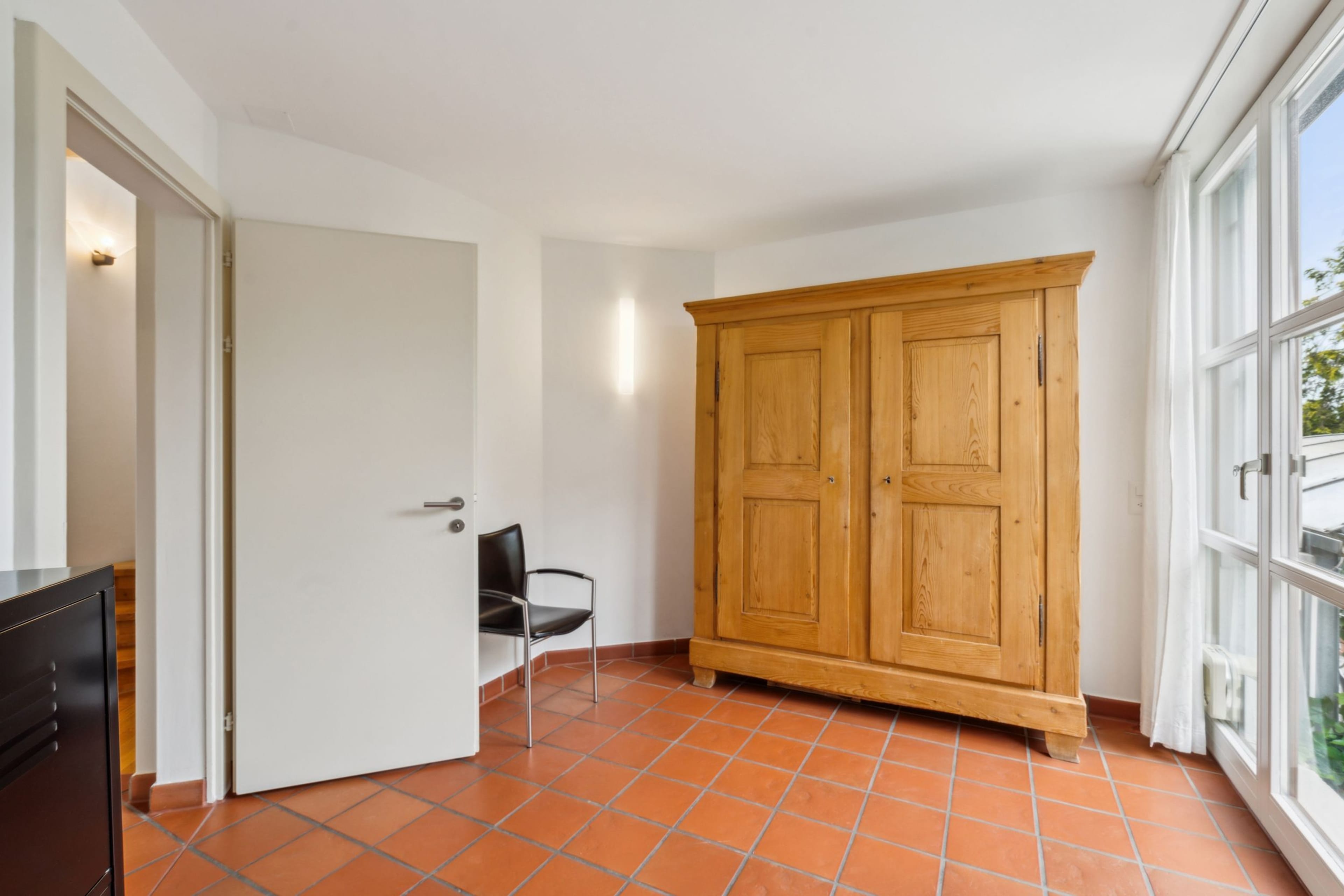 Charmantes Einfamilienhaus in sonniger Hanglage mit grossem Garten - 18