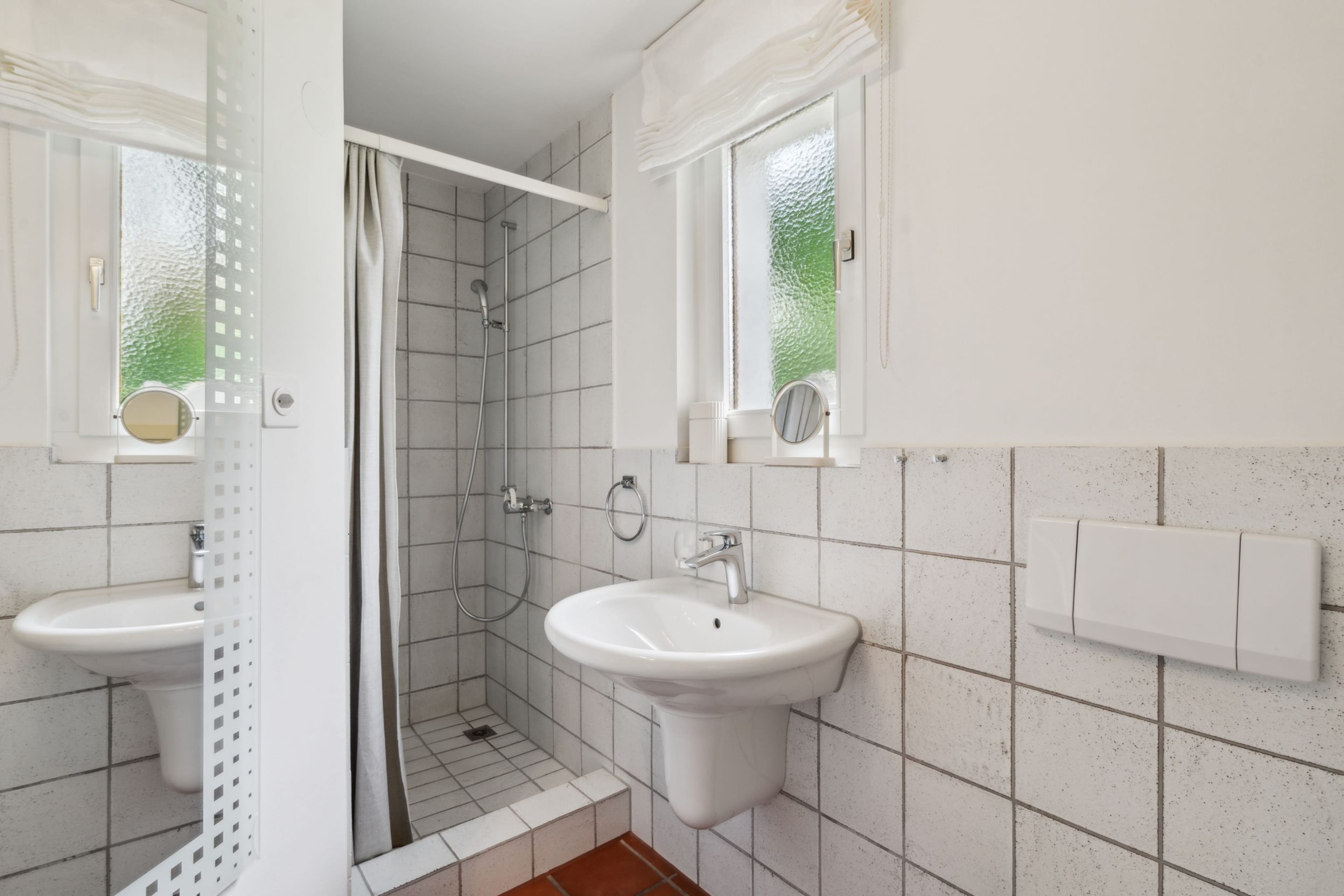 Charmantes Einfamilienhaus in sonniger Hanglage mit grossem Garten - 16