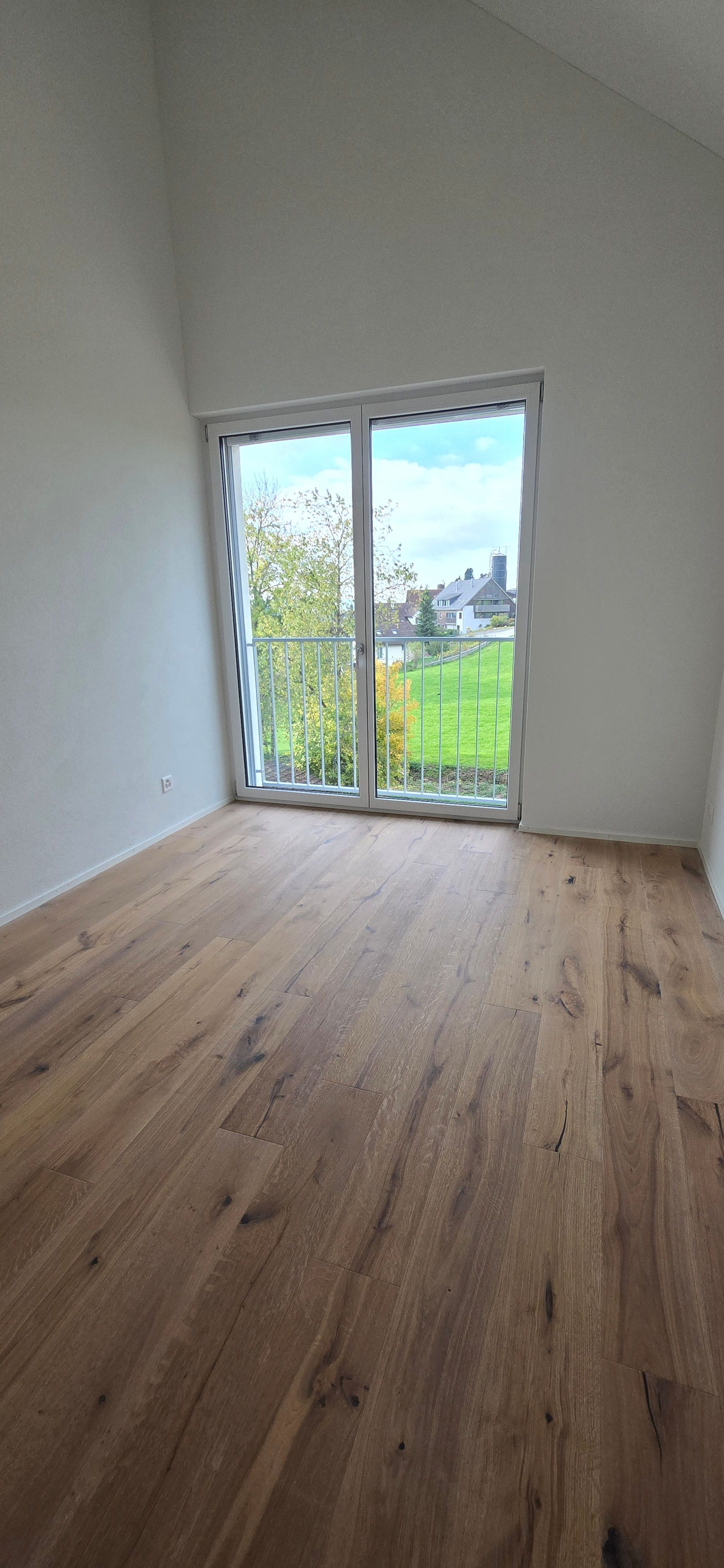 Moderne 3.5-Zimmer-Dachwohnung – lichtdurchflutet & einladend - 7