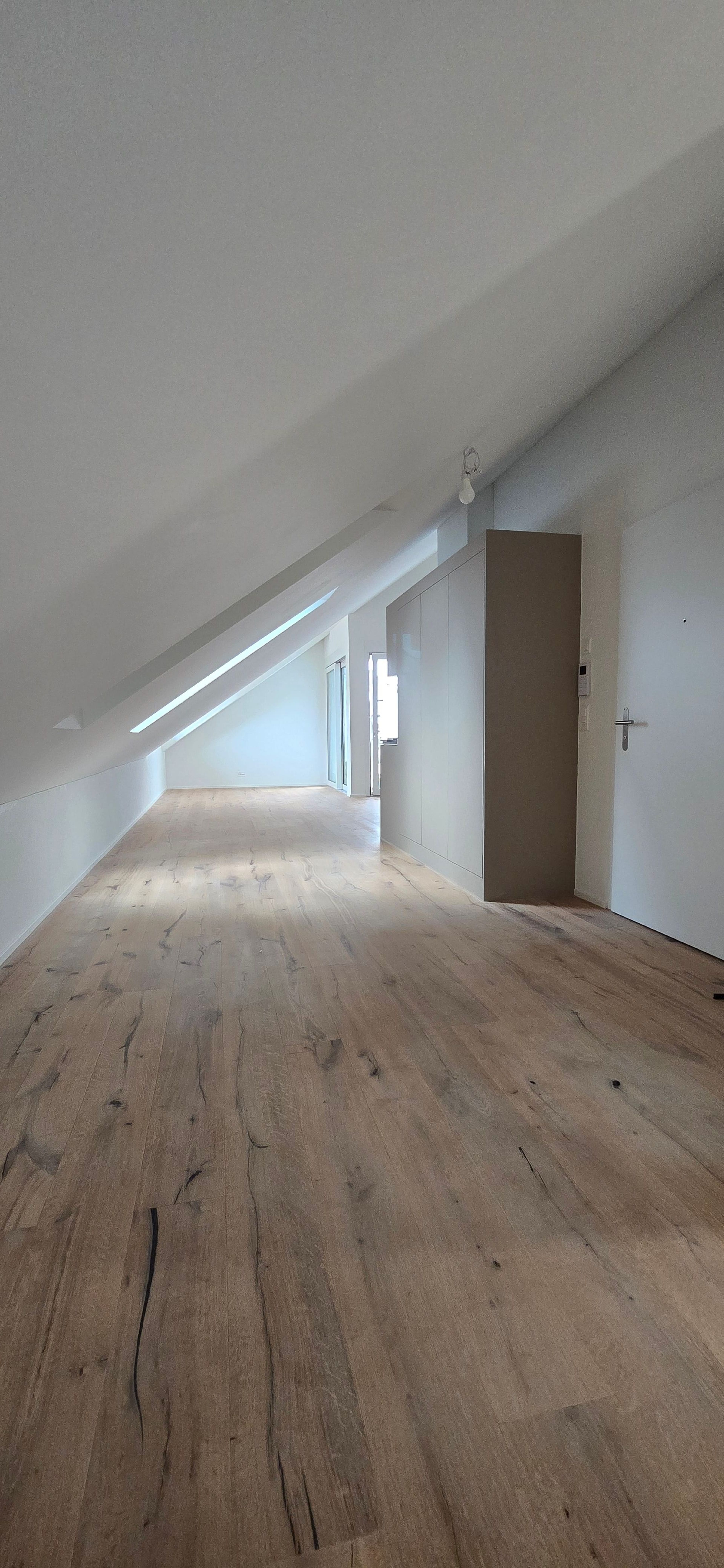 Moderne 3.5-Zimmer-Dachwohnung – lichtdurchflutet & einladend - 9