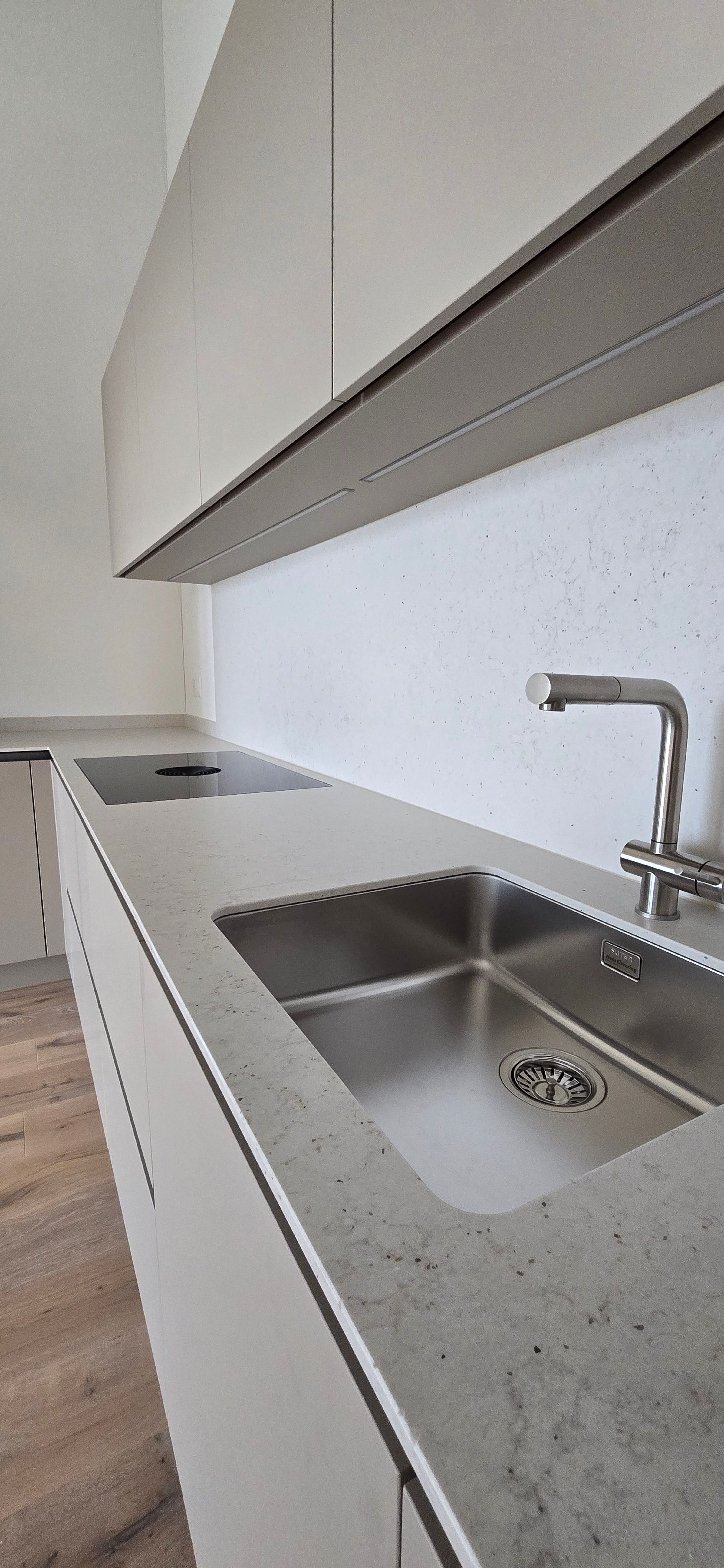Moderne 3.5-Zimmer-Dachwohnung – lichtdurchflutet & einladend - 12