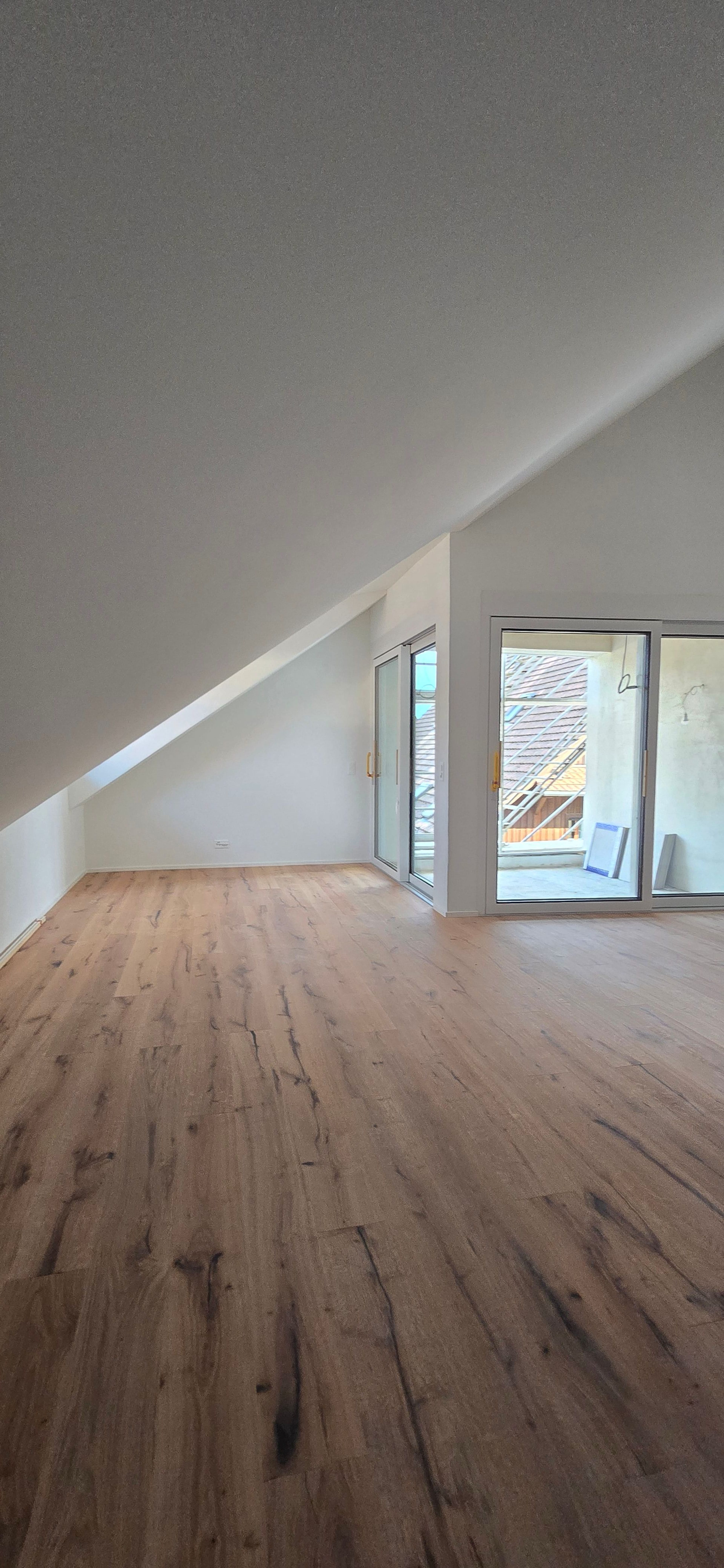Moderne 3.5-Zimmer-Dachwohnung – lichtdurchflutet & einladend - Bild 6