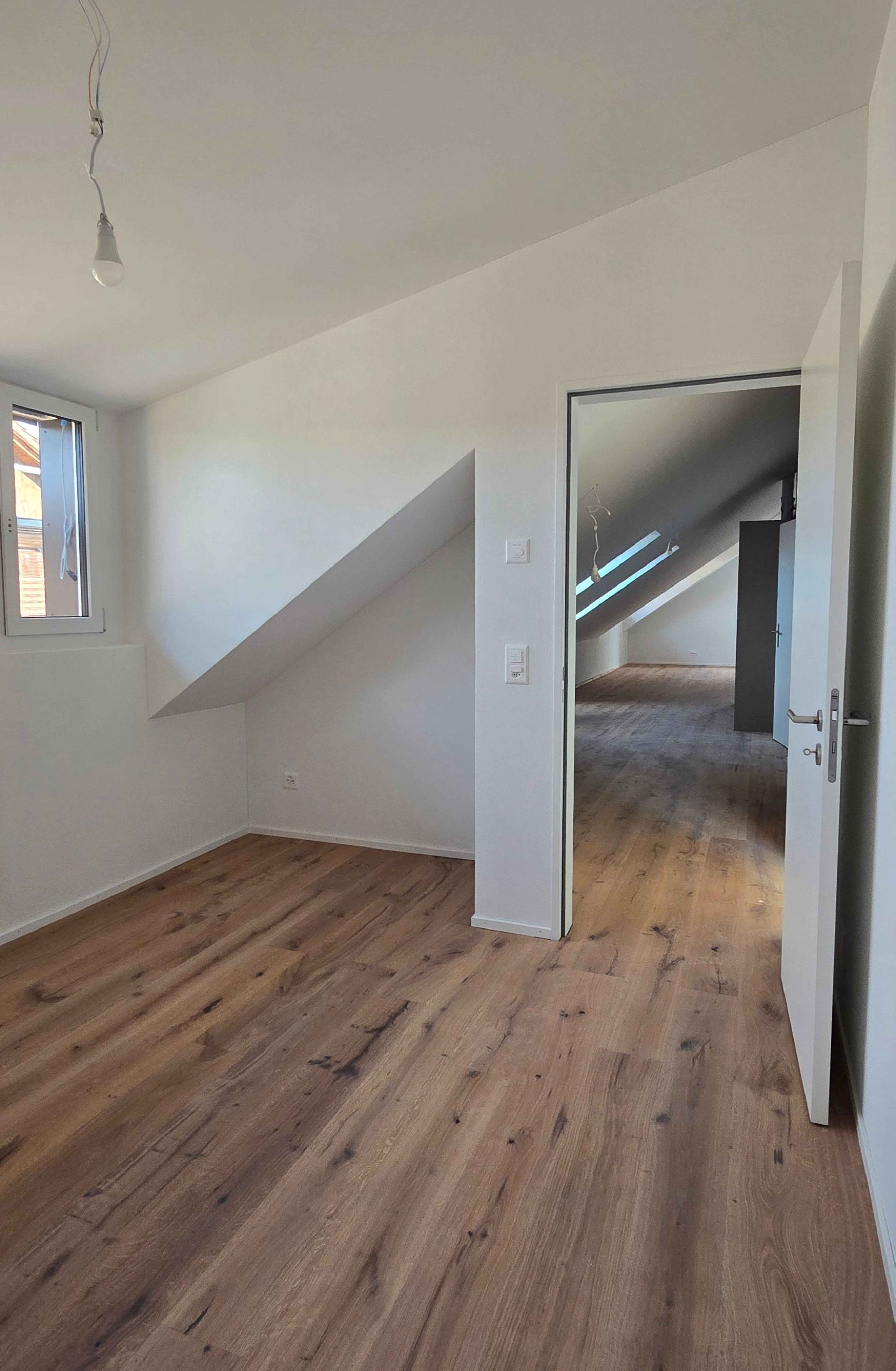 Moderne 3.5-Zimmer-Dachwohnung – lichtdurchflutet & einladend - 8