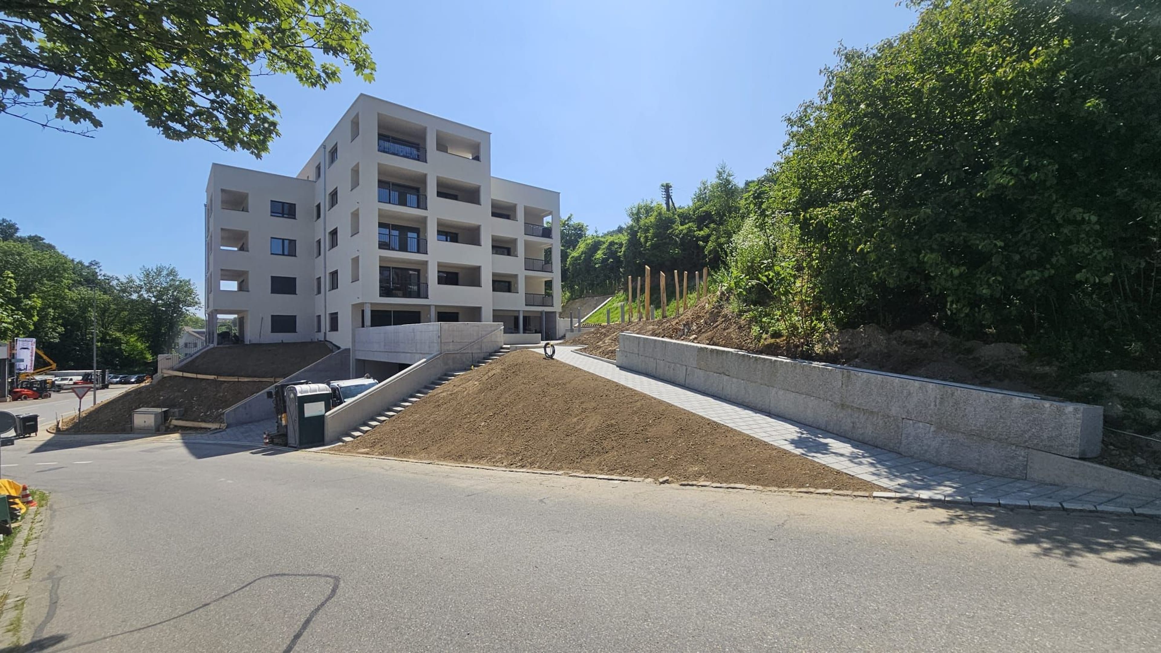 Erstklassige Ausstattung trifft auf eigenen Garten in Schaffhausen - 1