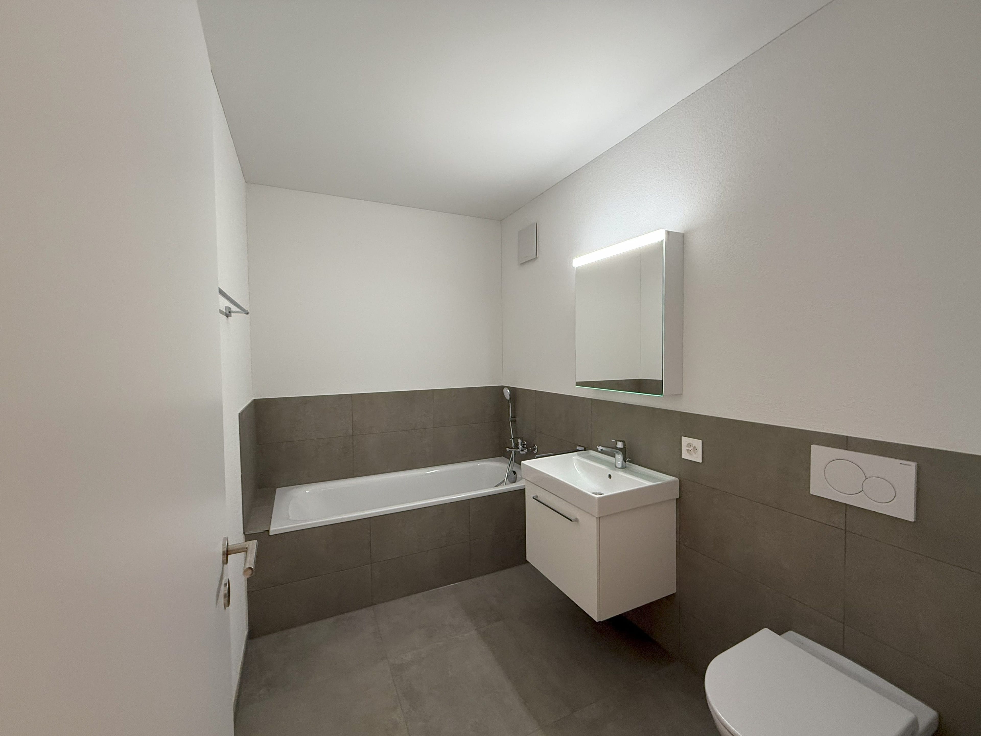 Erstklassige Ausstattung trifft auf eigenen Garten in Schaffhausen - 8