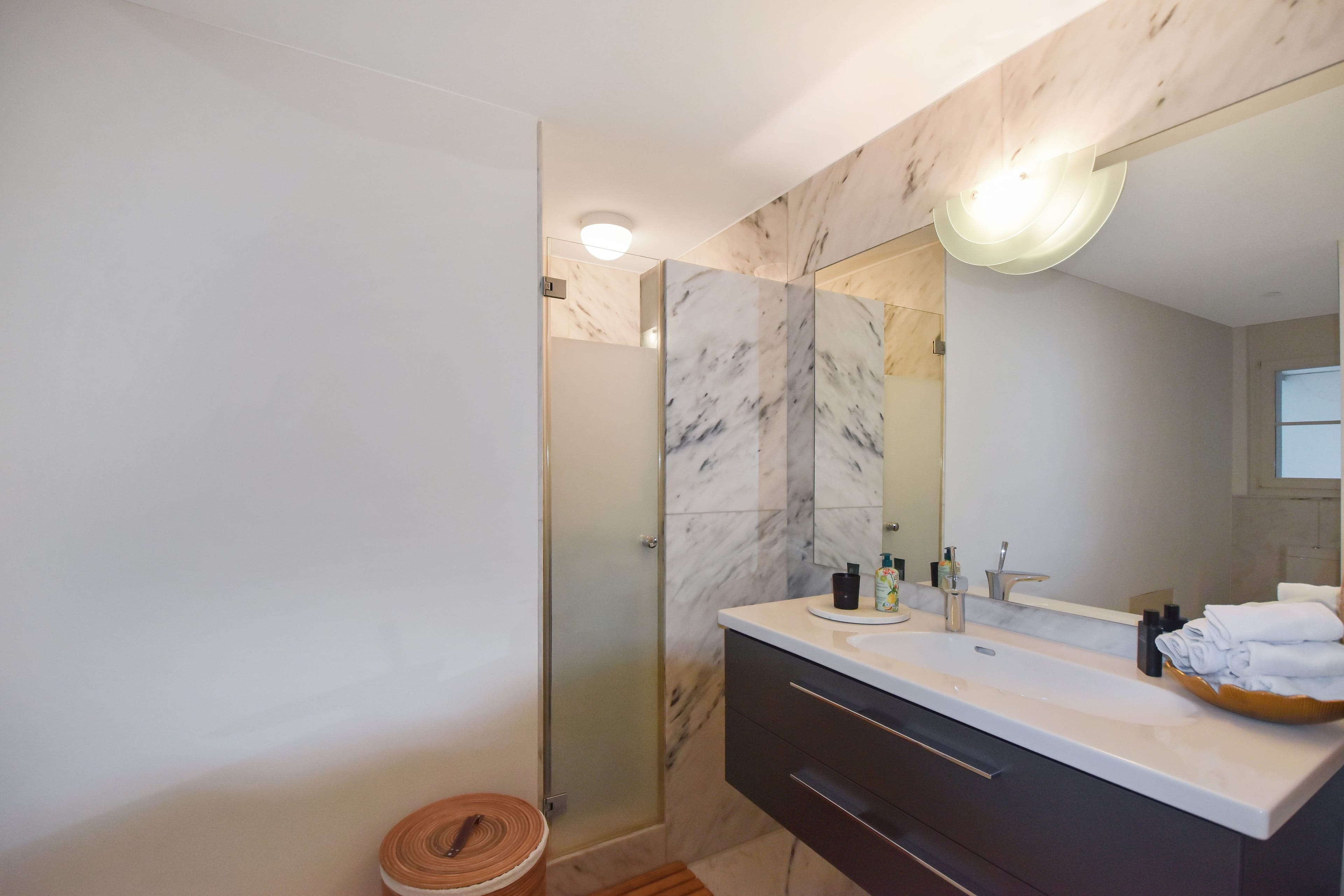 Moderne 3.5 Zimmerwohnung mit grosszügigem Koch- und Essbereich - 8