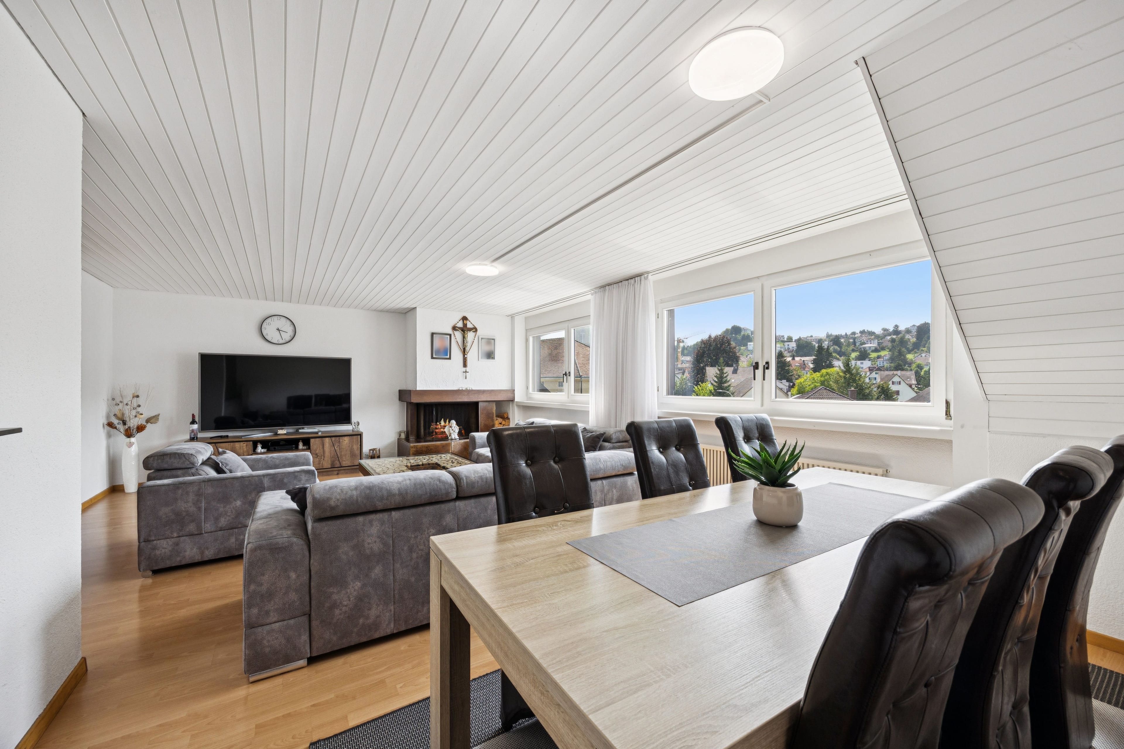 Ihr neues Zuhause auf zwei Ebenen: Grosszügige 5.5-Zimmer-Duplexwohnung - Bild 6