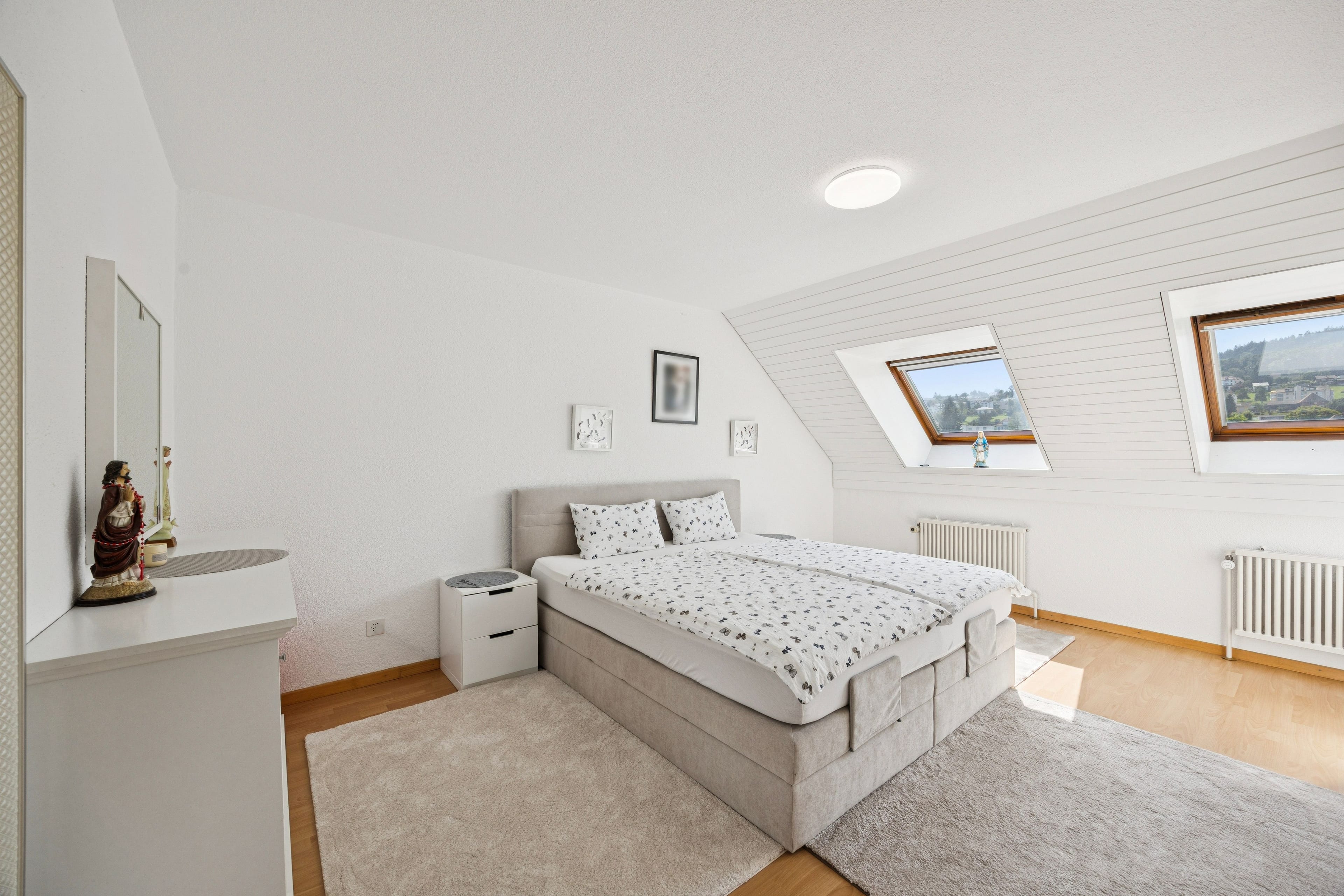 Ihr neues Zuhause auf zwei Ebenen: Grosszügige 5.5-Zimmer-Duplexwohnung - Bild 3
