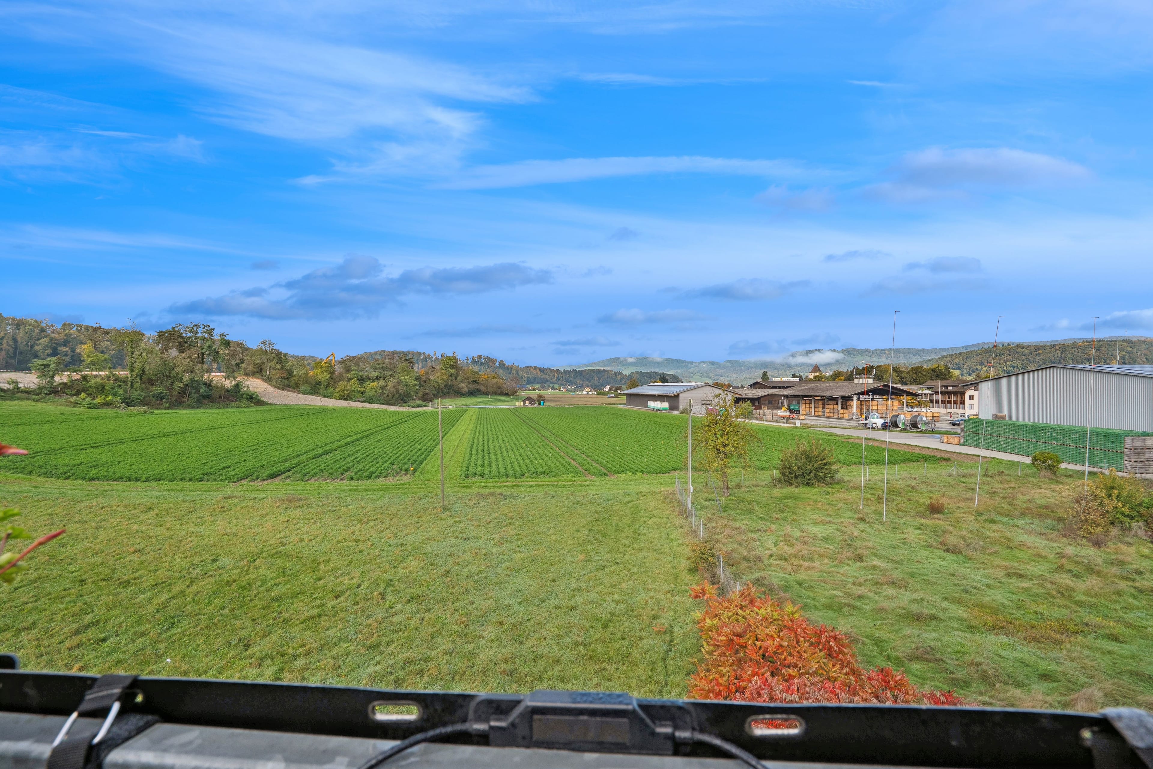 Helle 4.5-Zi.-Attika mit 3 Terrassen und Weitsicht in Weiach - Bild 3
