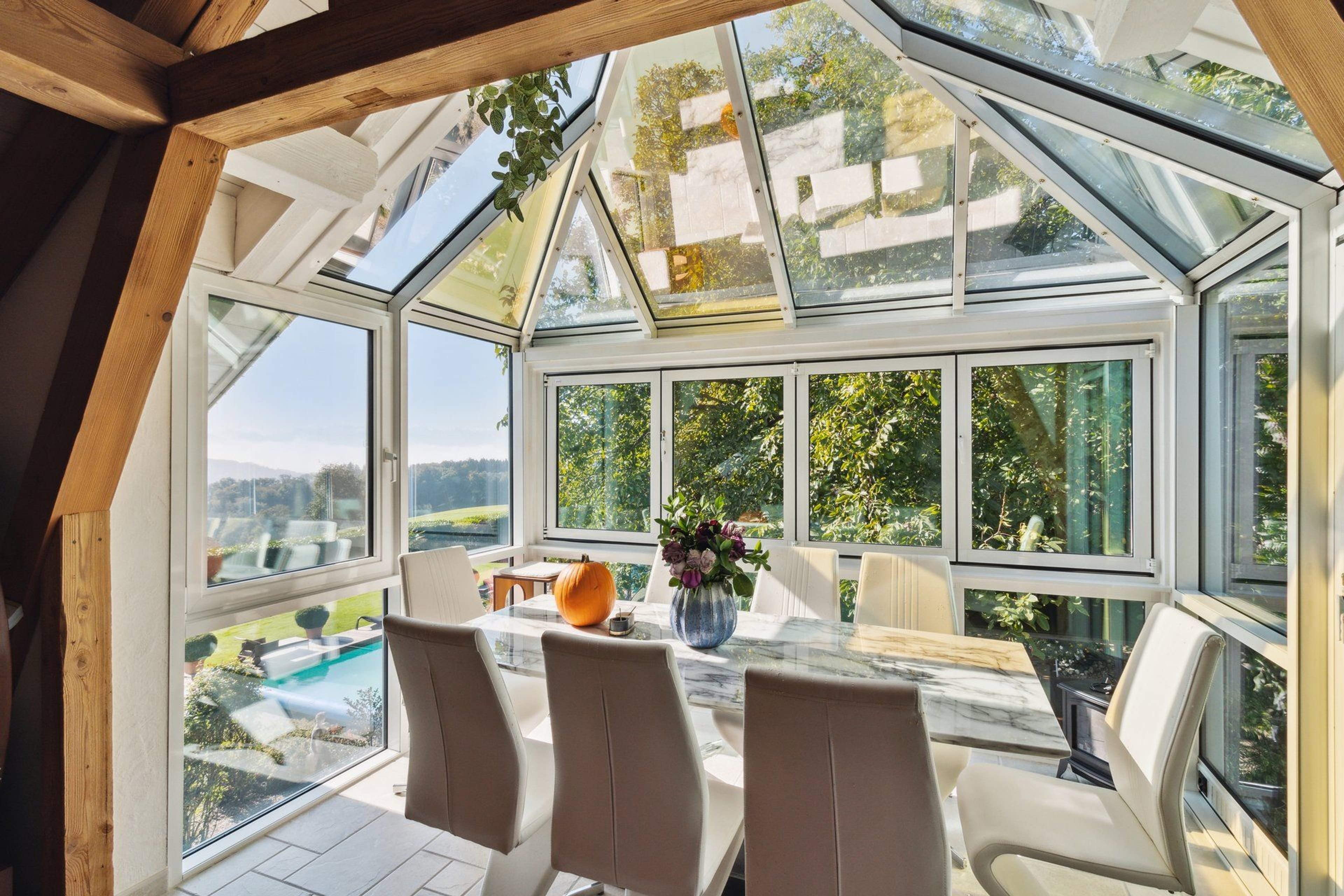 villa-islisberg.ch – Exklusive 11.5-Zimmer-Villa mit Panorama, Pool und maximaler Privatsphäre - 17