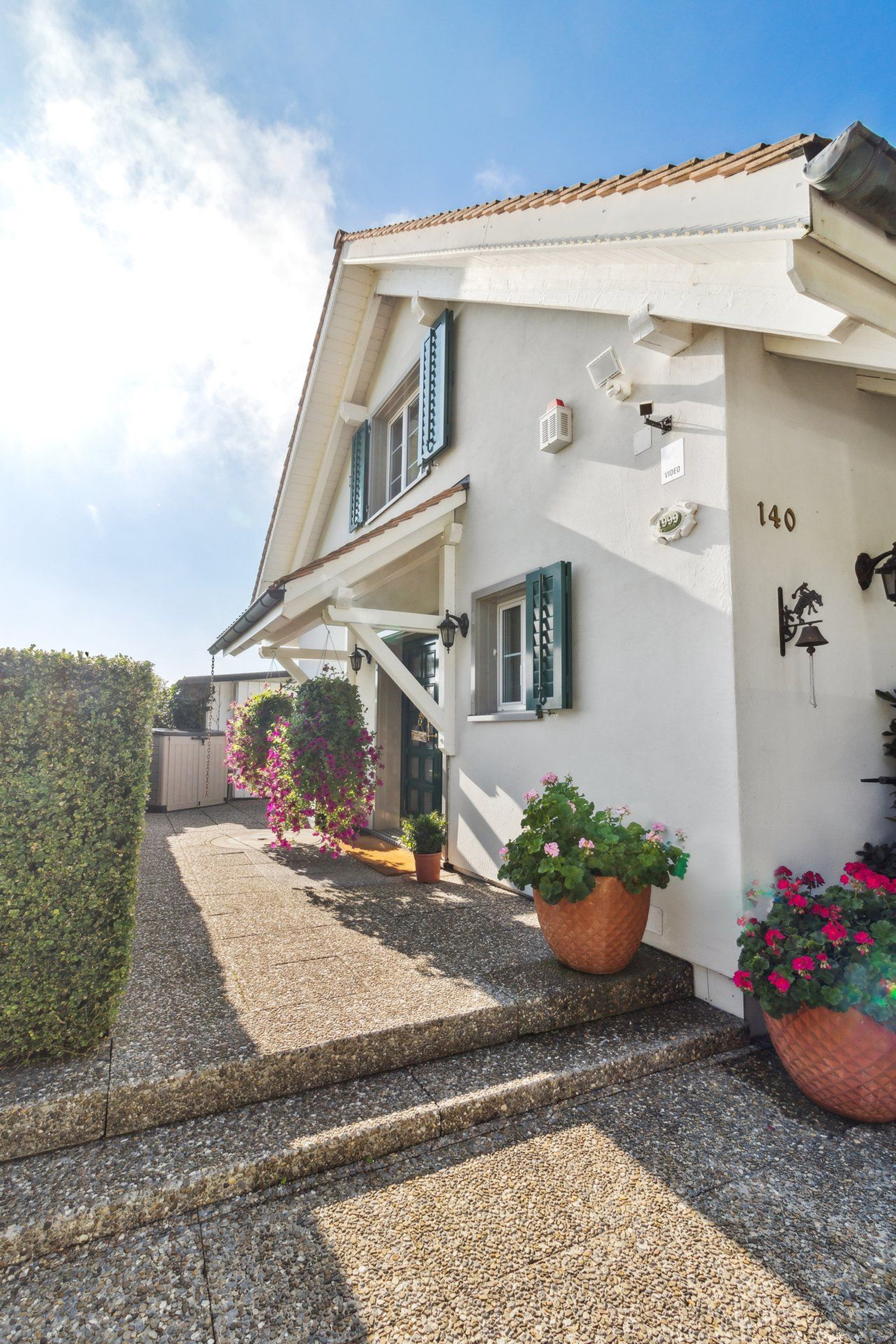villa-islisberg.ch – Exklusive 11.5-Zimmer-Villa mit Panorama, Pool und maximaler Privatsphäre - 15