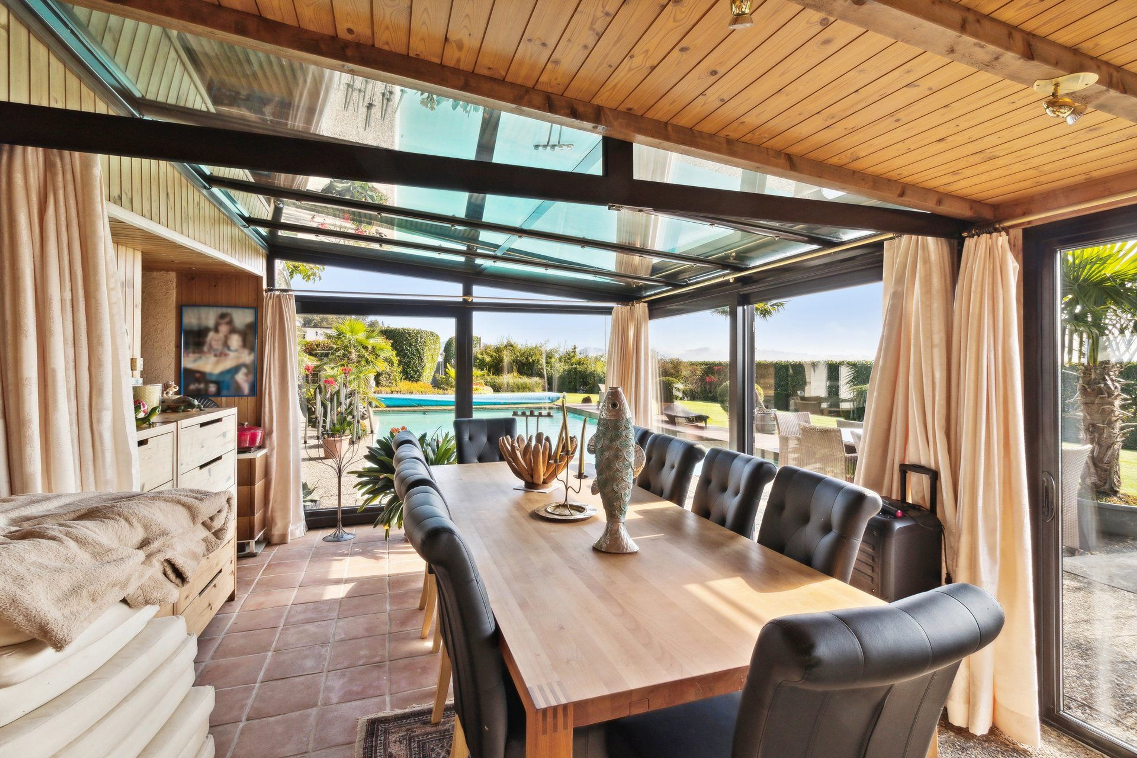 villa-islisberg.ch – Exklusive 11.5-Zimmer-Villa mit Panorama, Pool und maximaler Privatsphäre - 8
