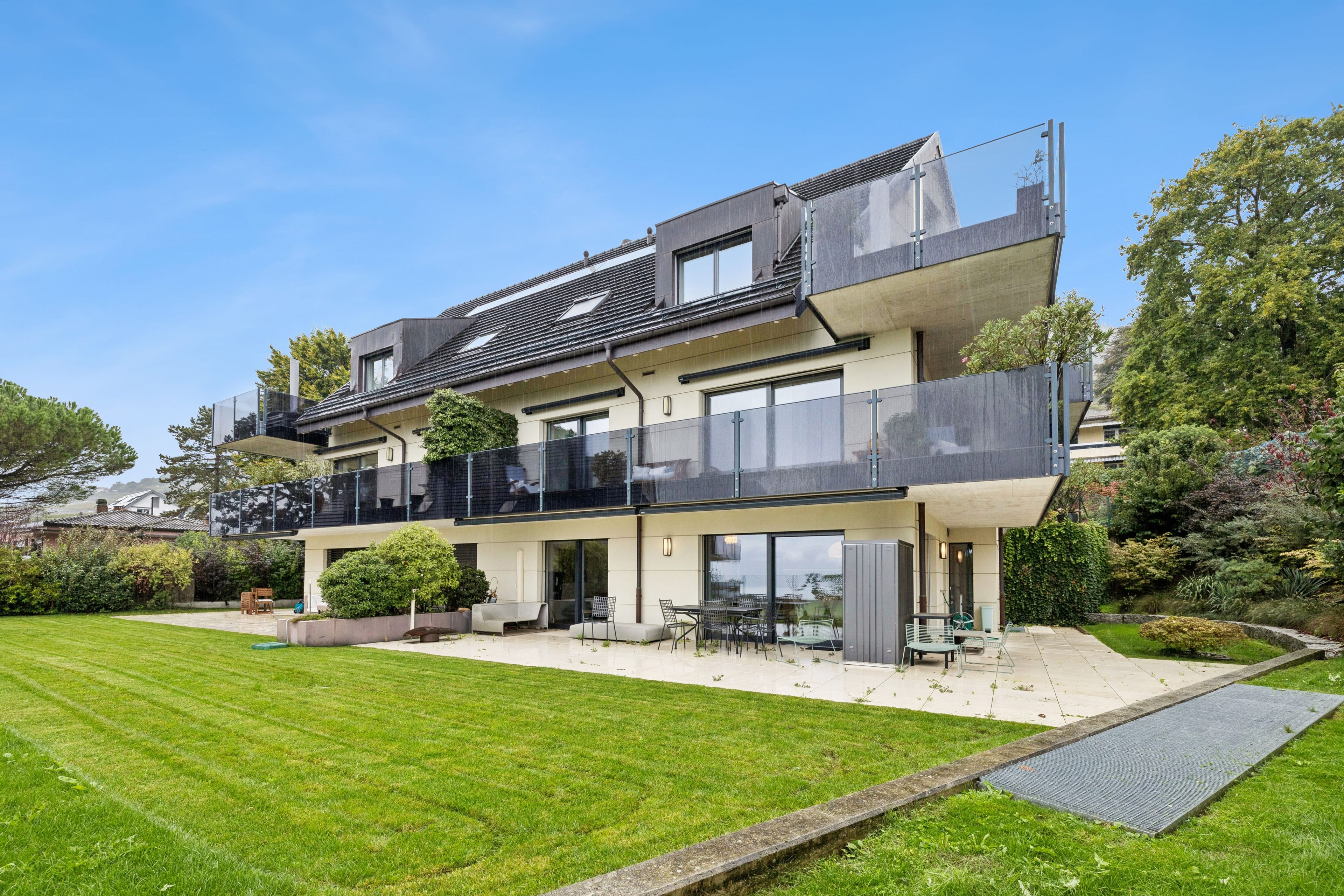 Moderne 3.5-Zimmer Gartenwohnung in Corseaux - Bild 1