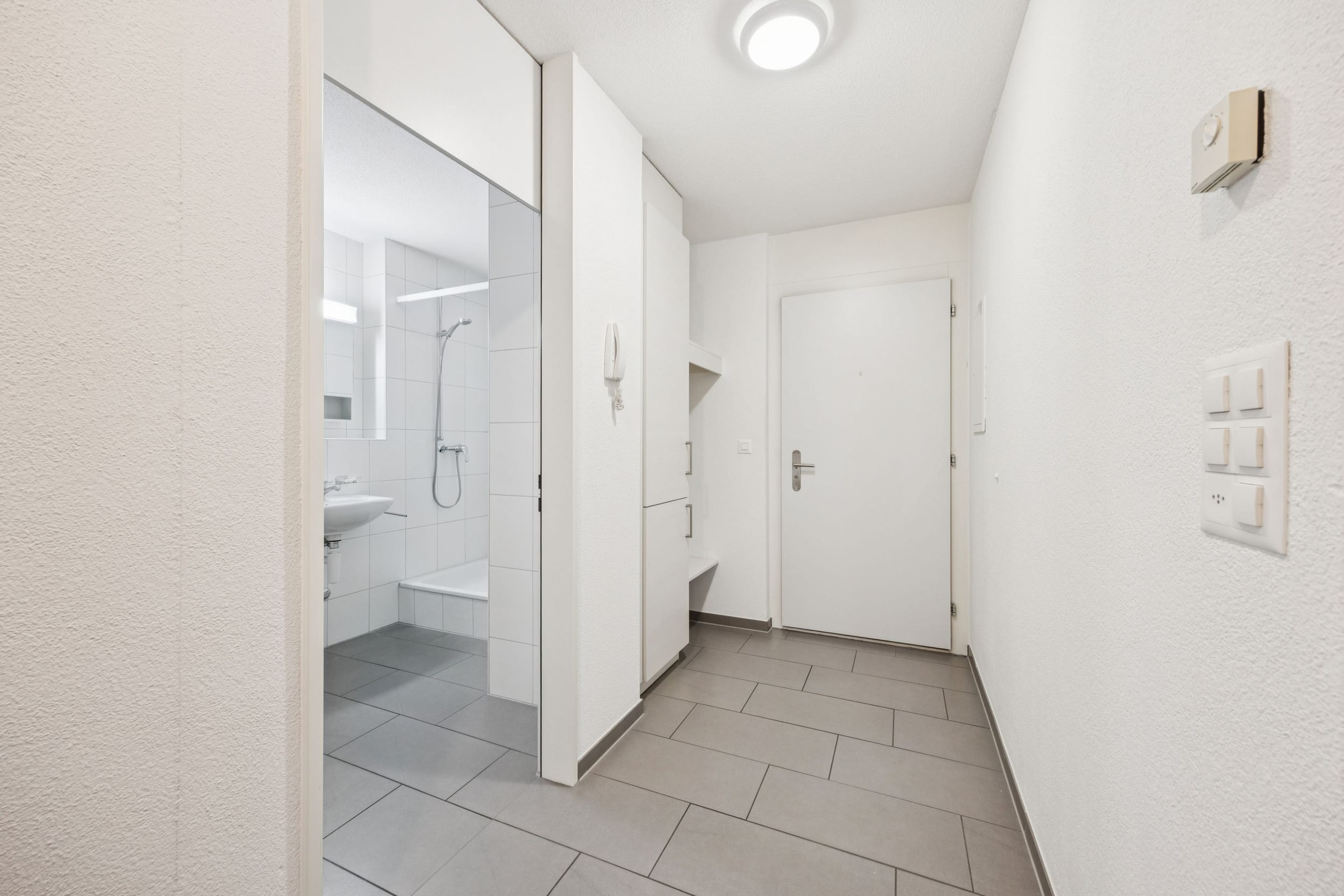 Helle 2.5-Zimmer-Wohnung mit grosser Terrasse! - 7