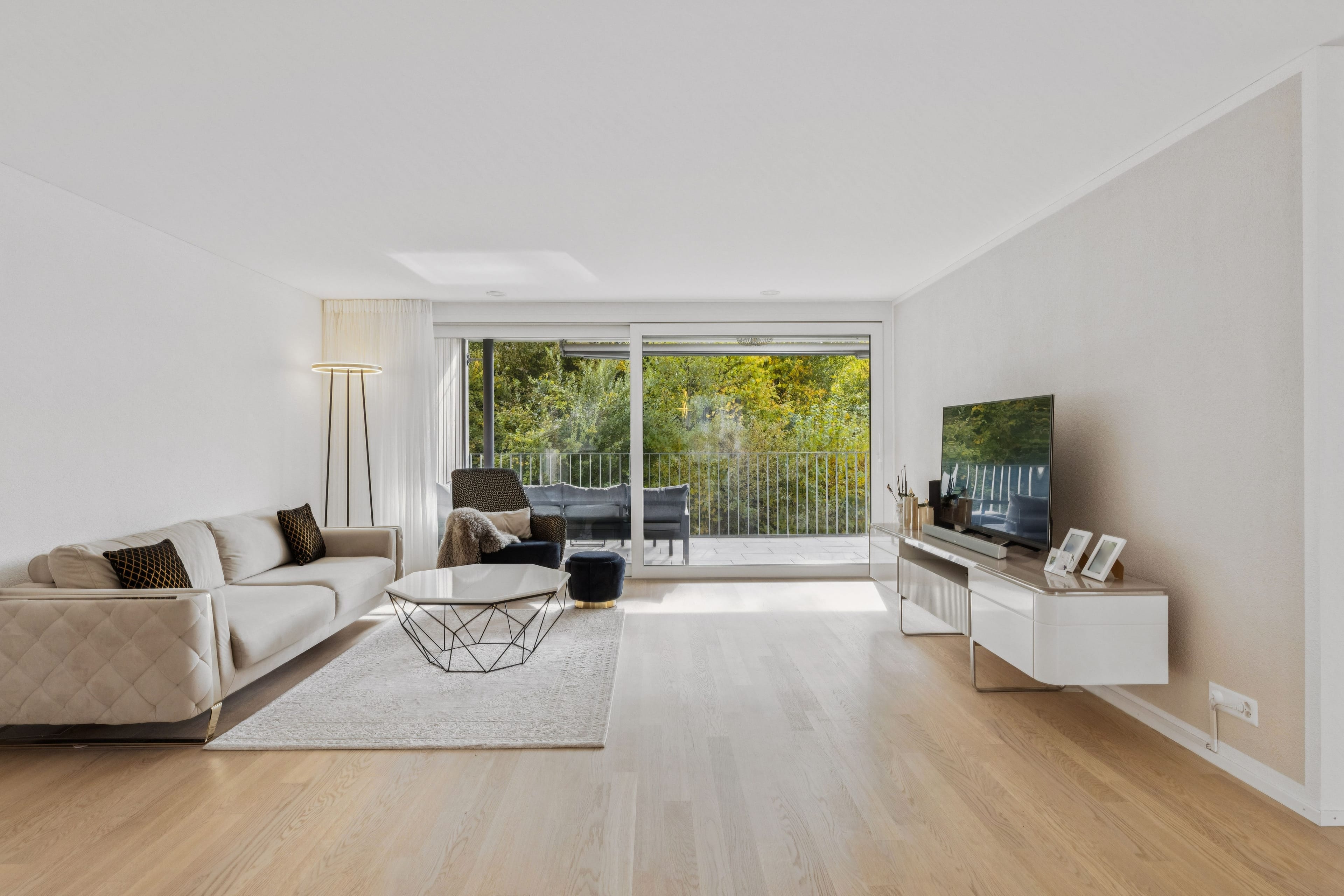 Elegantes Wohnen im Grünen: 4.5-Zimmerwohnung in Künten - 6