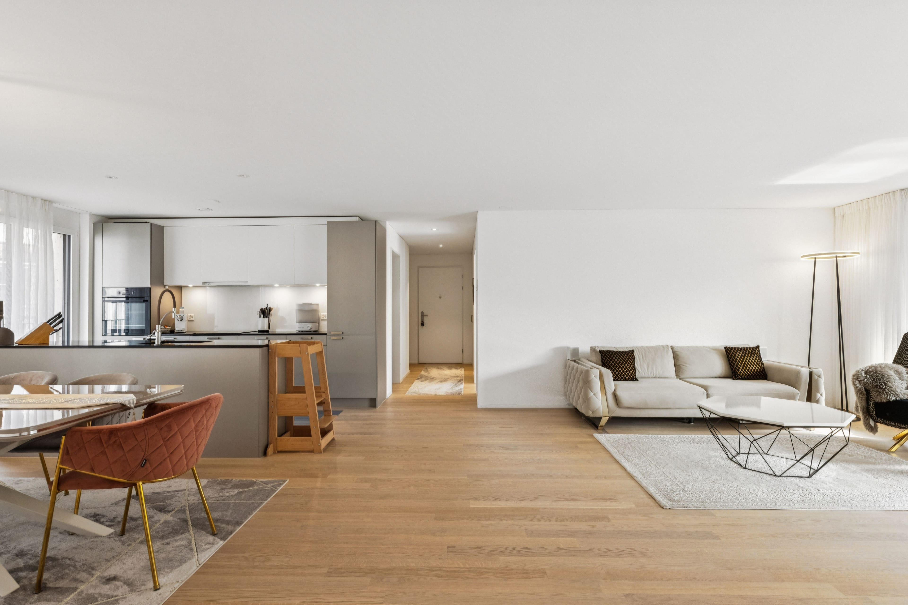 Elegantes Wohnen im Grünen: 4.5-Zimmerwohnung in Künten - 3