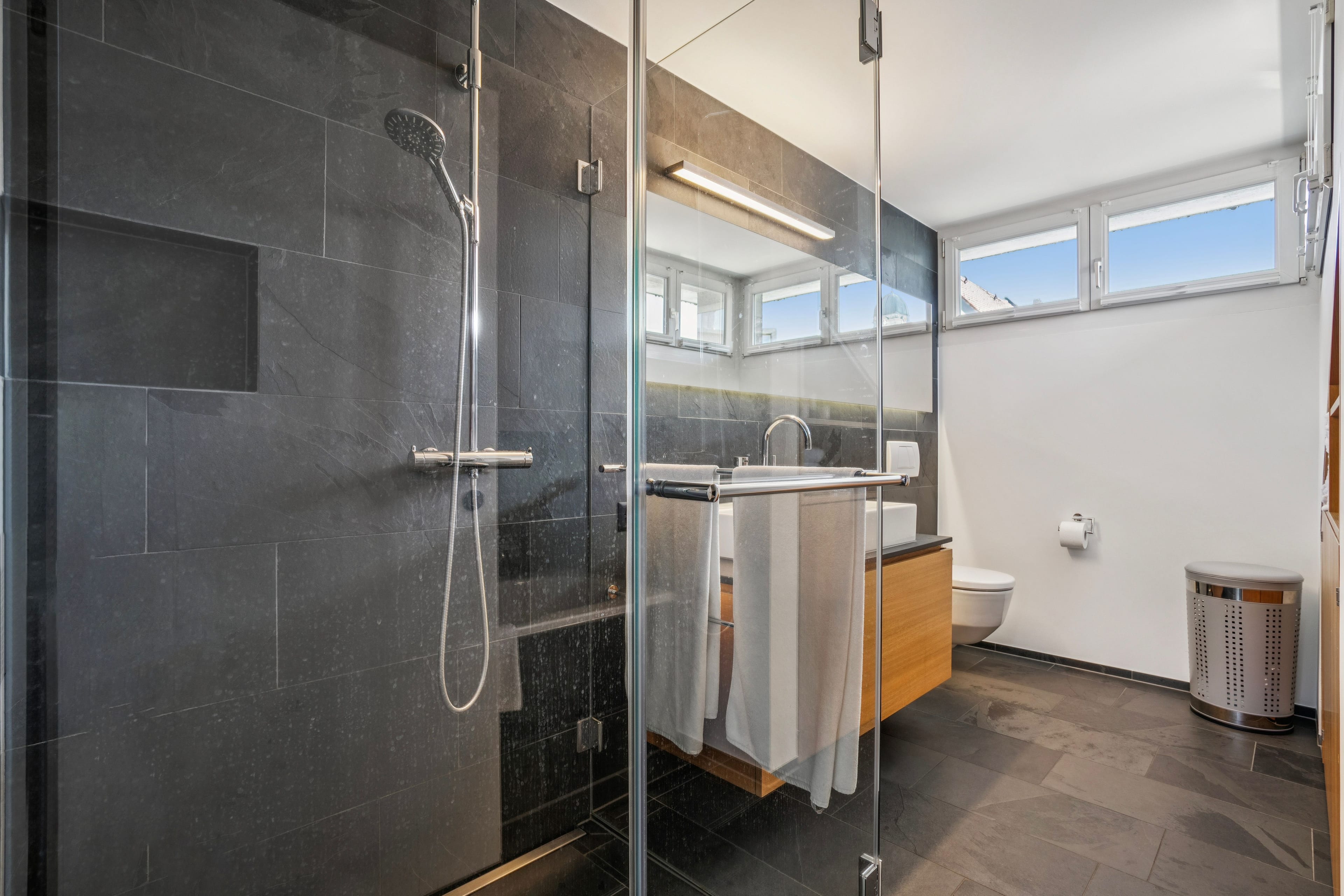 Moderne 3.5-Zimmer-Wohnung im Herzen von Einsiedeln - Bild 6