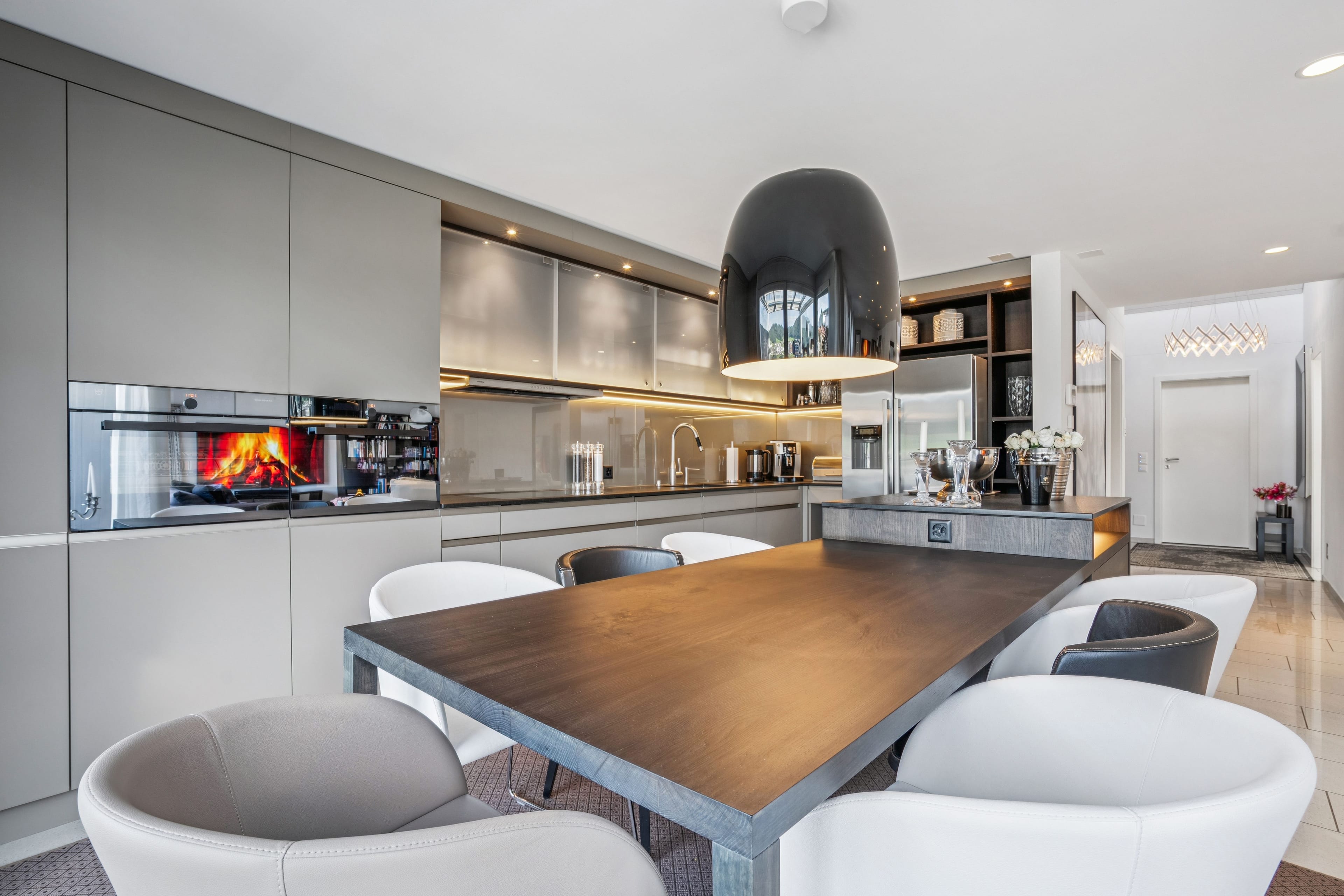 Moderne 3.5-Zimmer-Wohnung im Herzen von Einsiedeln - Bild 4