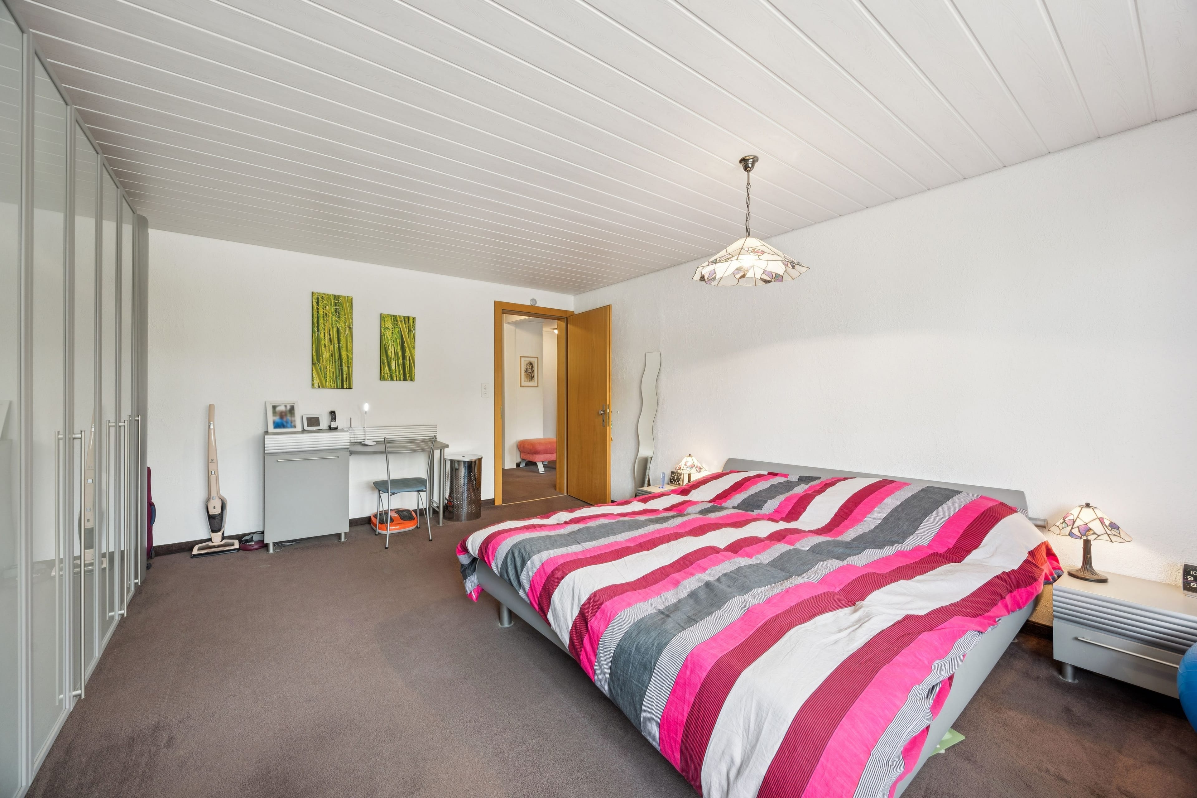Vielseitiges Wohn- und Geschäftshaus - Oberentfelden, 10 Zimmer - 34