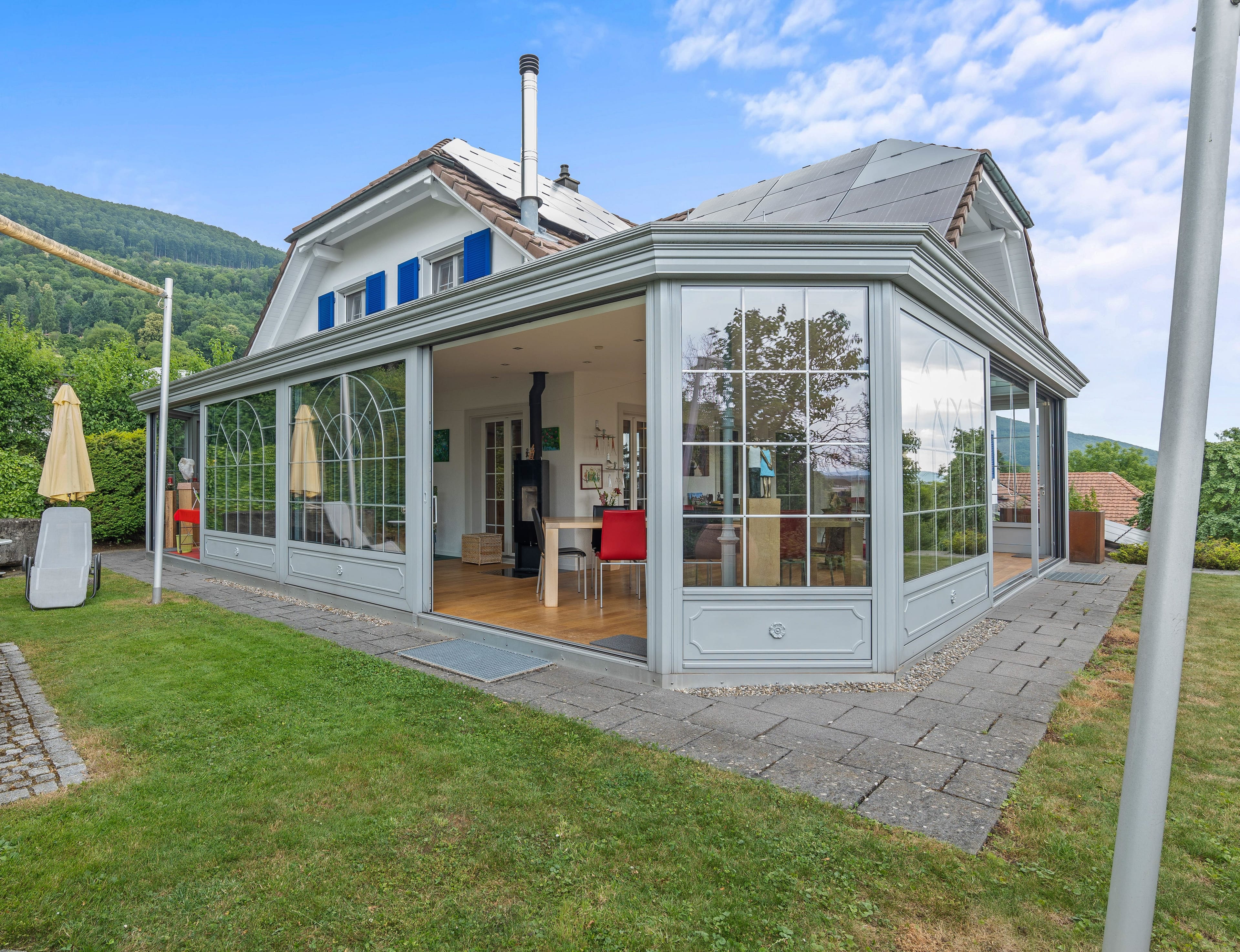"Exklusives 7.5-Zimmer-Einfamilienhaus mit Wintergarten und Solaranlage" - Bild 4