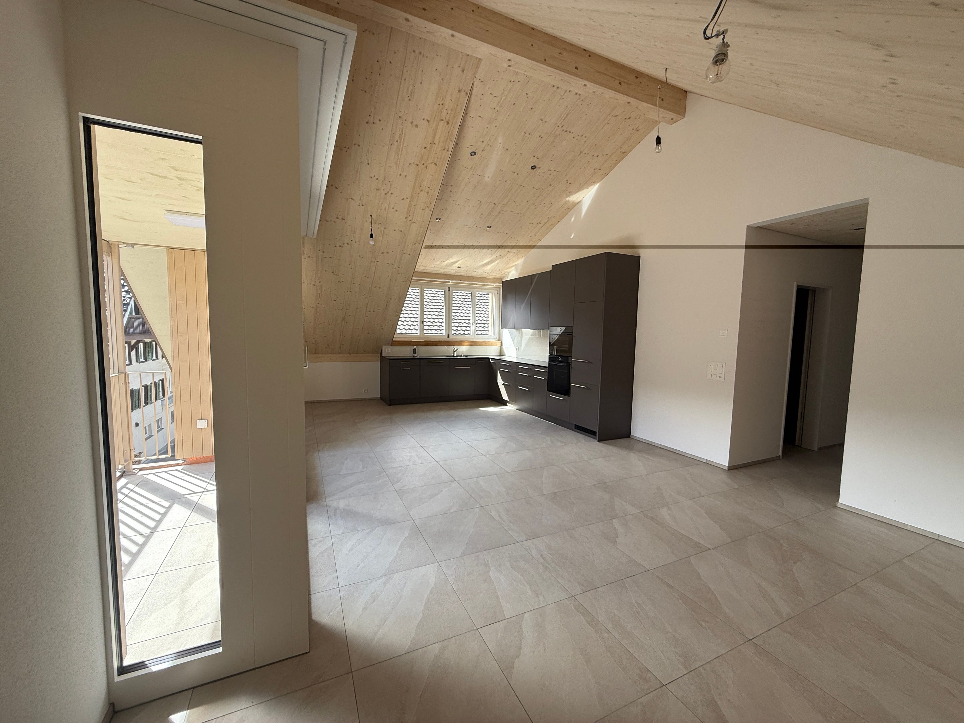 Dachwohnung im Eigentumsstandard - Bild 3