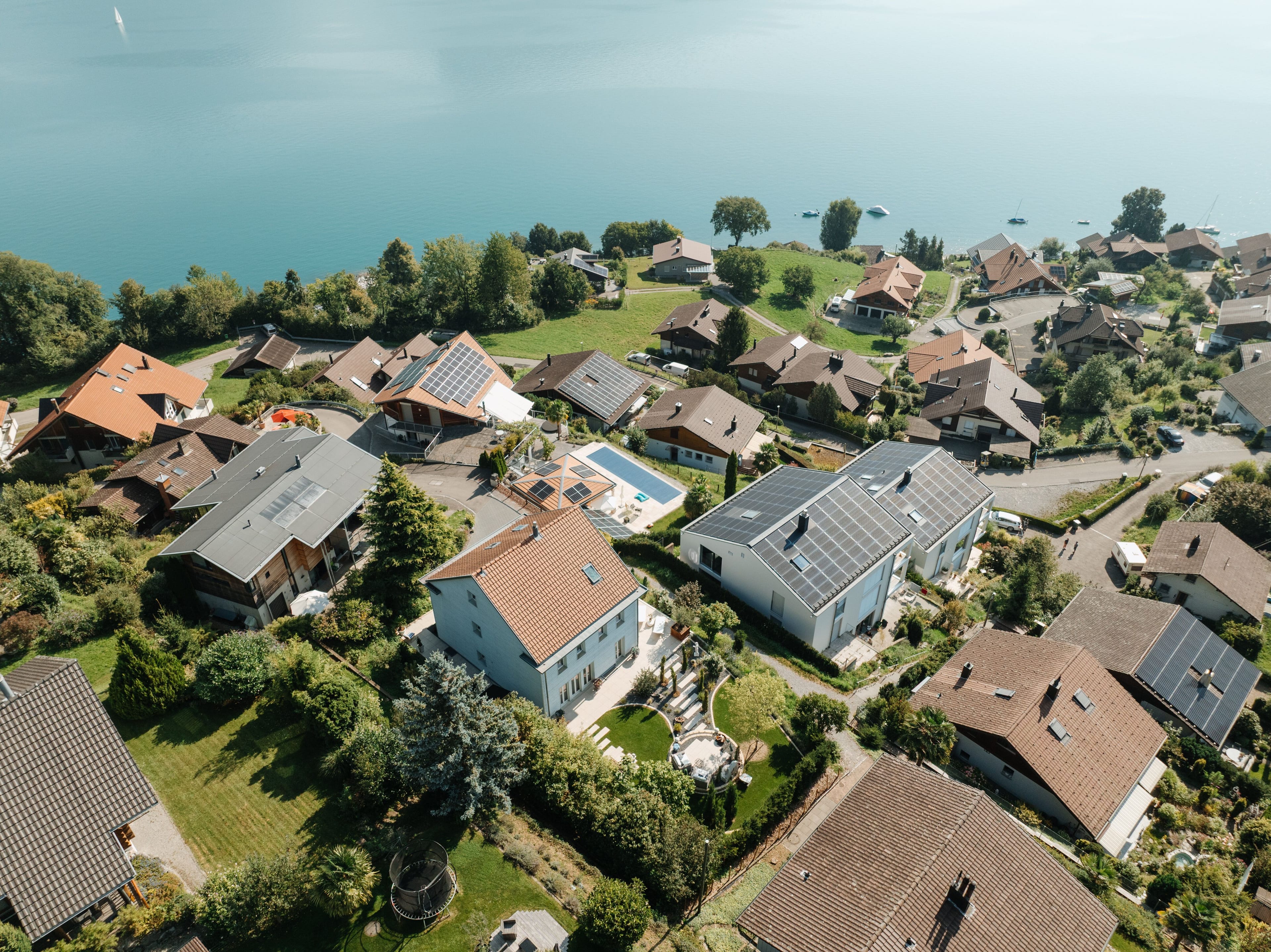 Exklusives Einfamilienhaus über dem Thunersee: Licht. Raum. Aussicht. - Bild 7