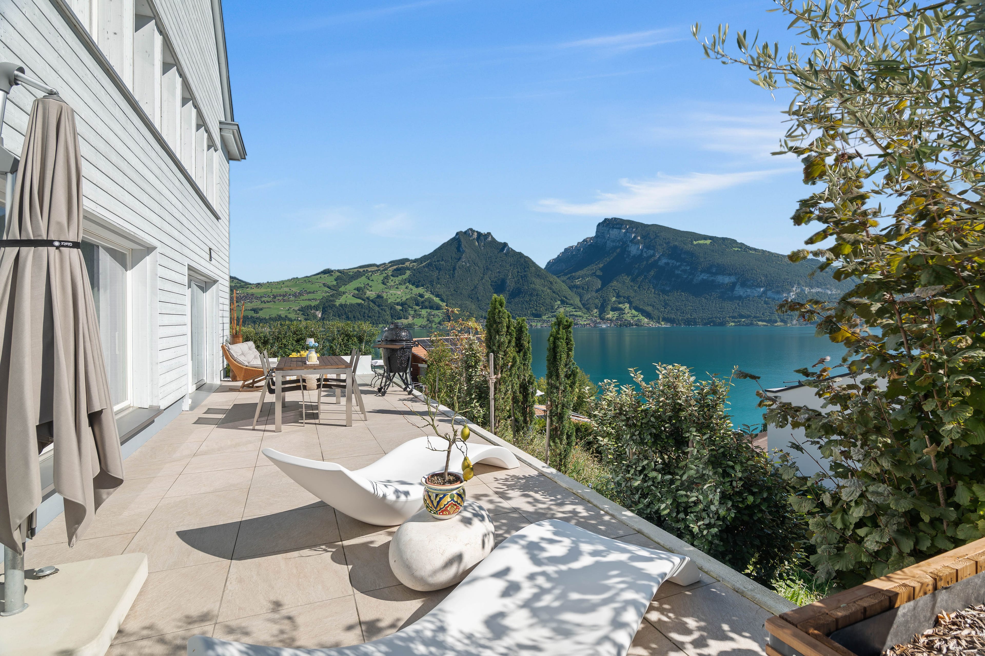 Exklusives Einfamilienhaus über dem Thunersee: Licht. Raum. Aussicht. - Bild 4