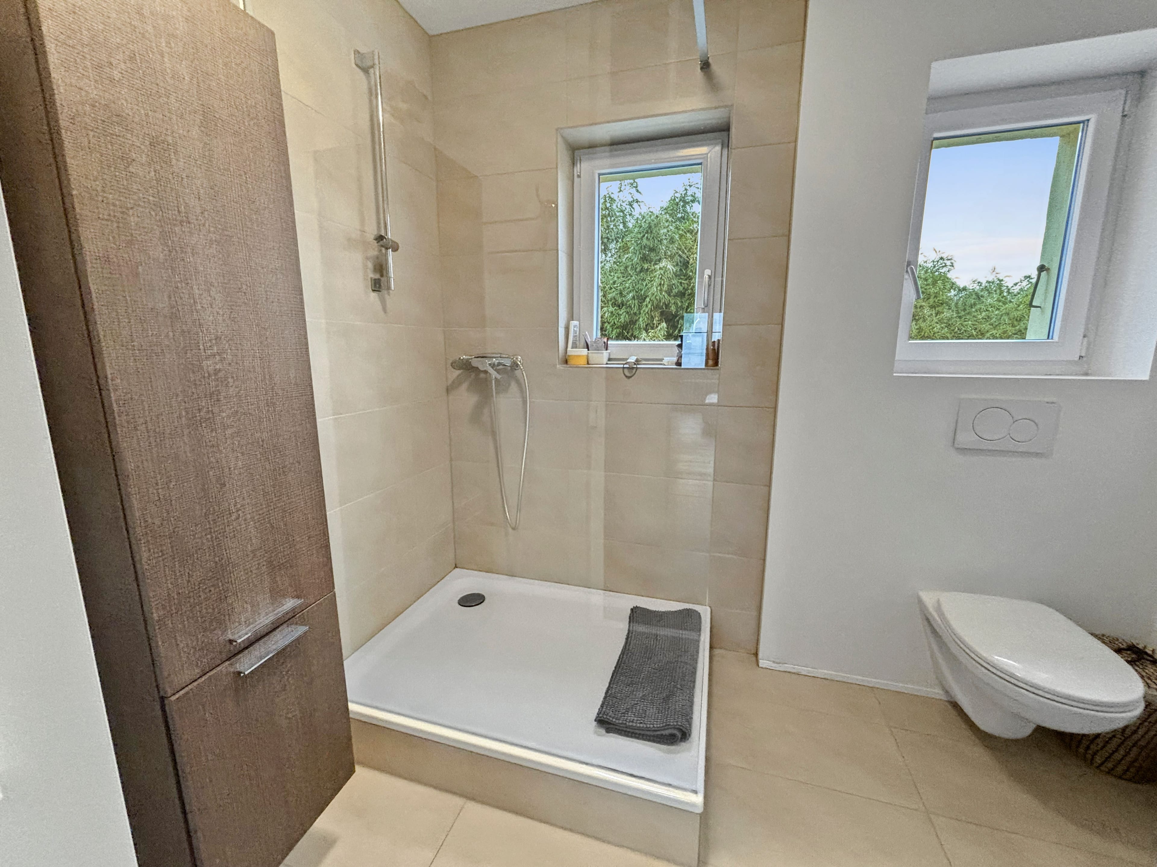 EXKLUSIVE SEEUFER-RESIDENZ DIREKT AM NEUENBURGERSEE - 25