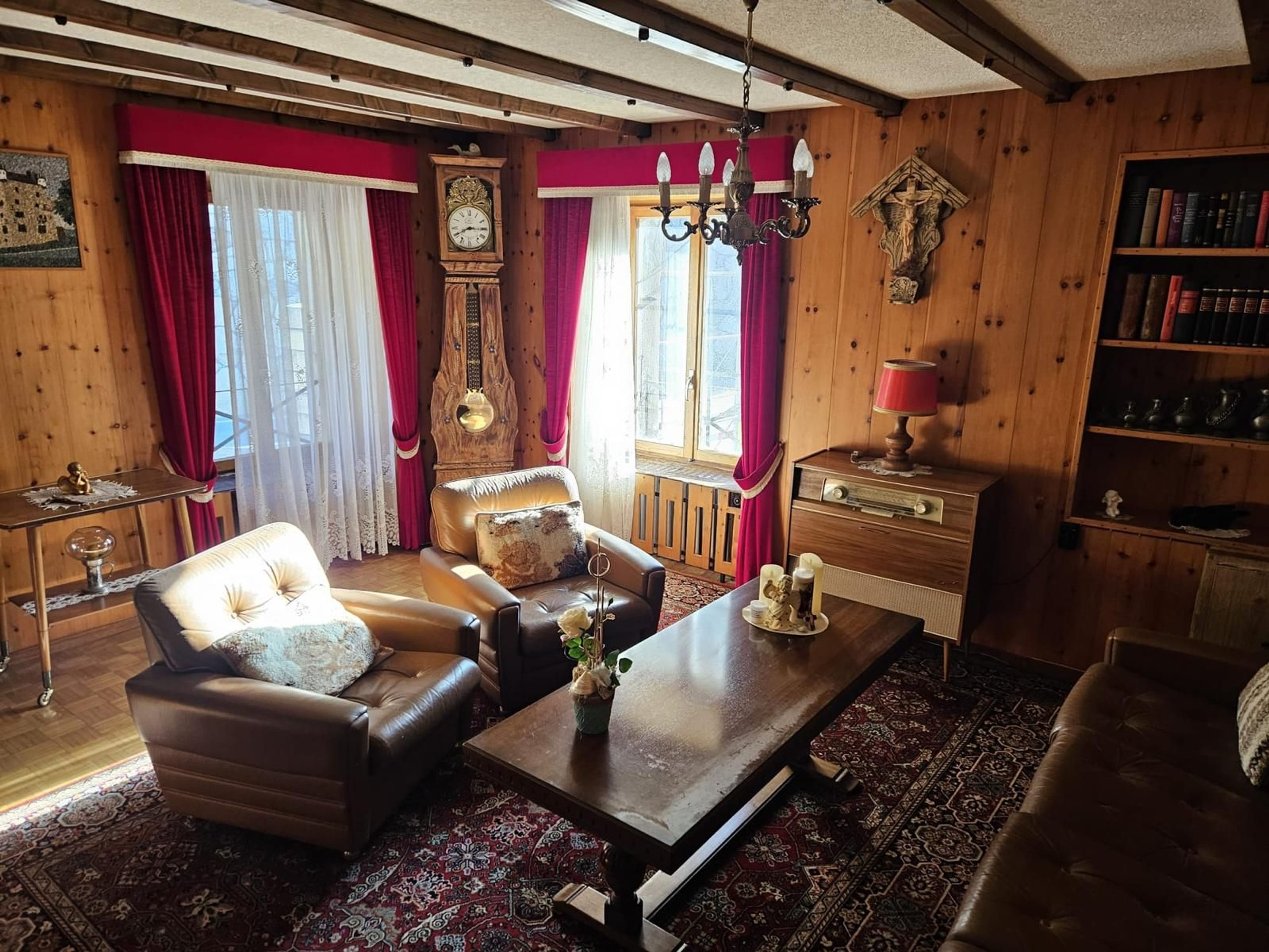 2/3 eines sanierungsbedürftigen Hauses im Wallis - 10