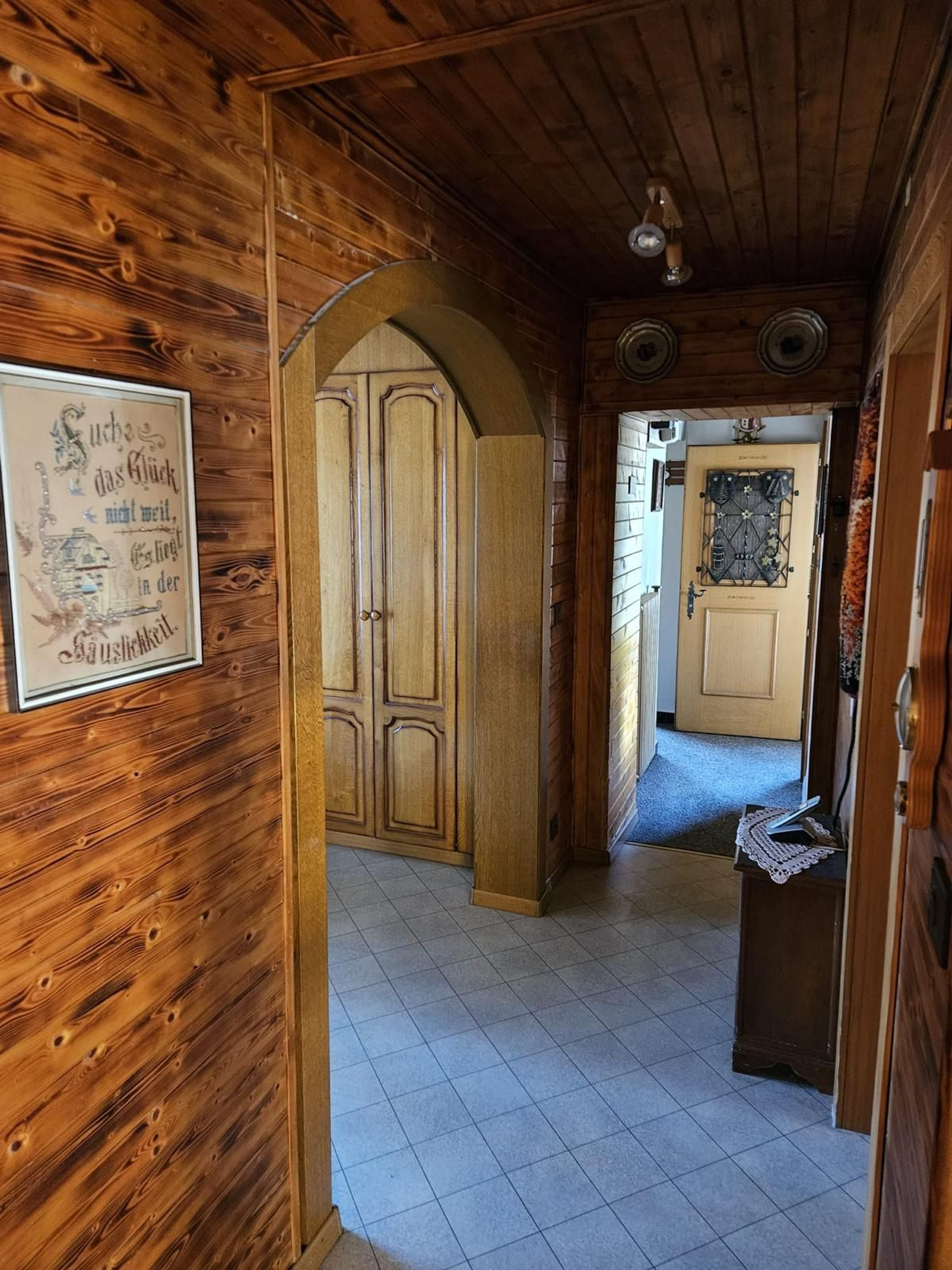 2/3 eines sanierungsbedürftigen Hauses im Wallis - 11