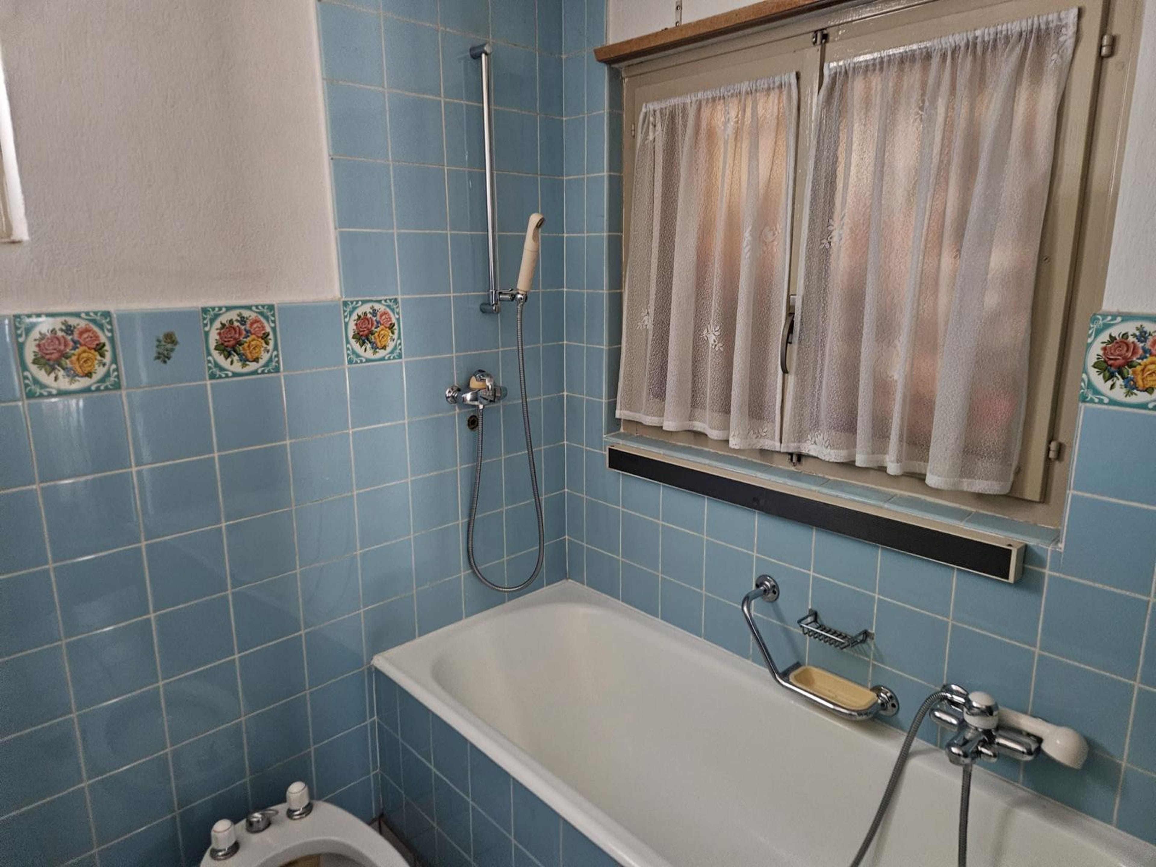 2/3 eines sanierungsbedürftigen Hauses im Wallis - 18