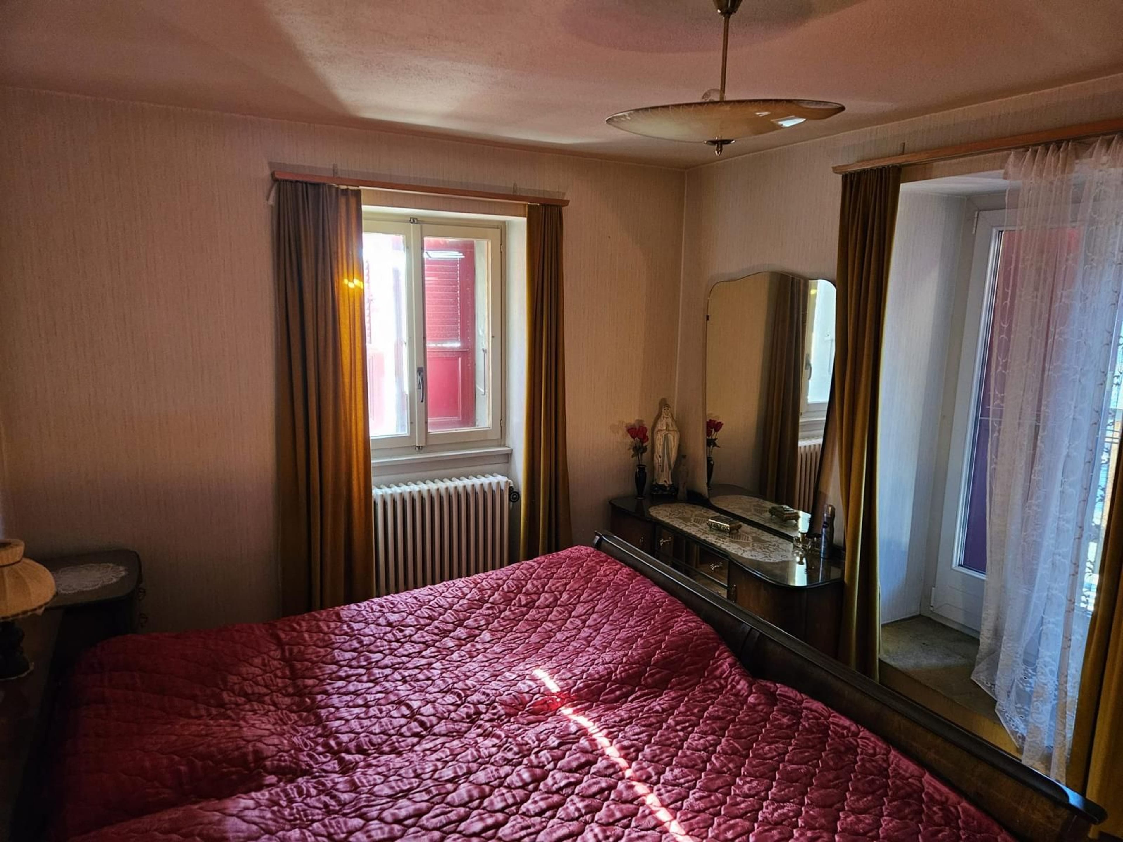 2/3 eines sanierungsbedürftigen Hauses im Wallis - 12