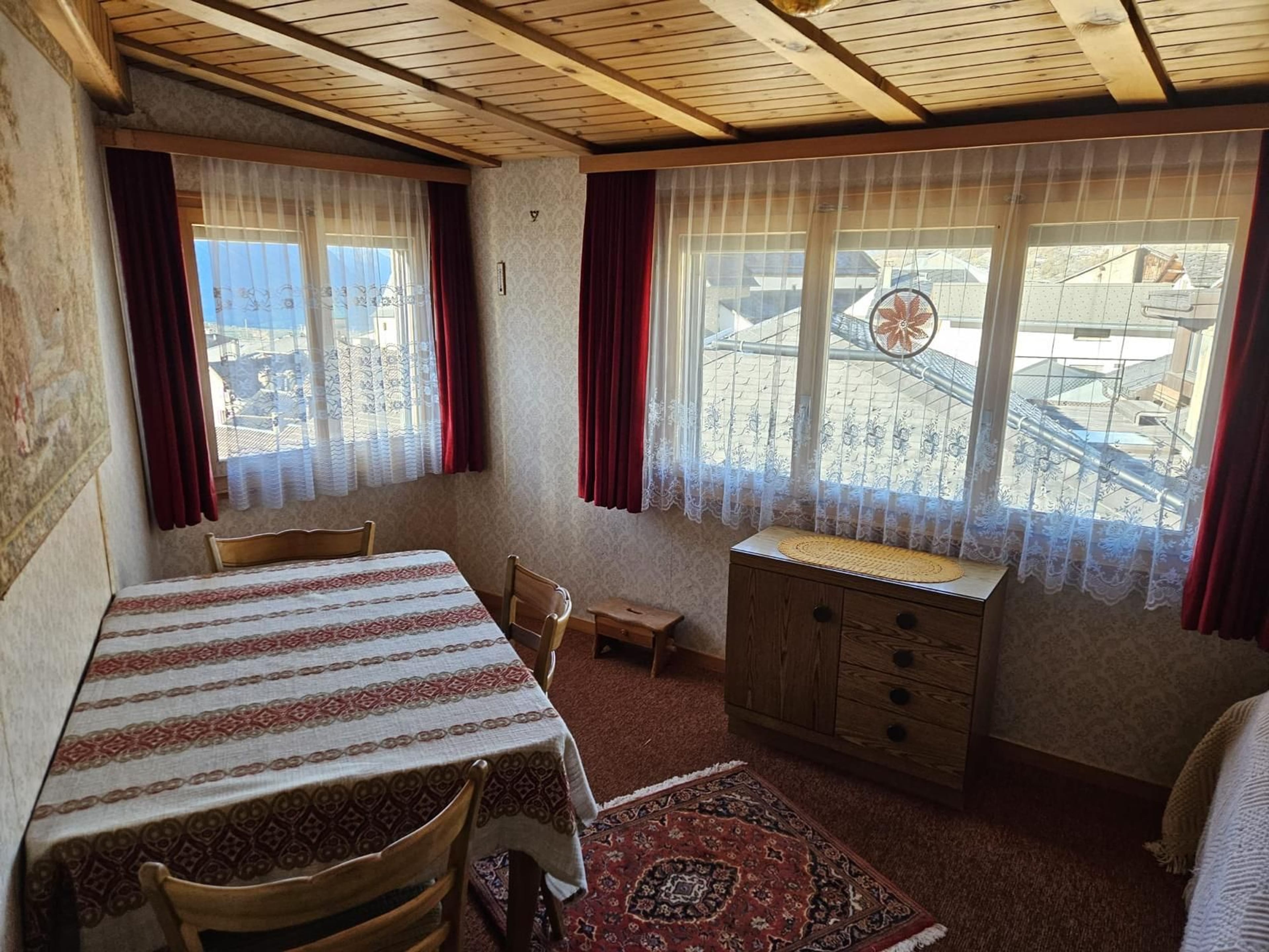 2/3 eines sanierungsbedürftigen Hauses im Wallis - 19