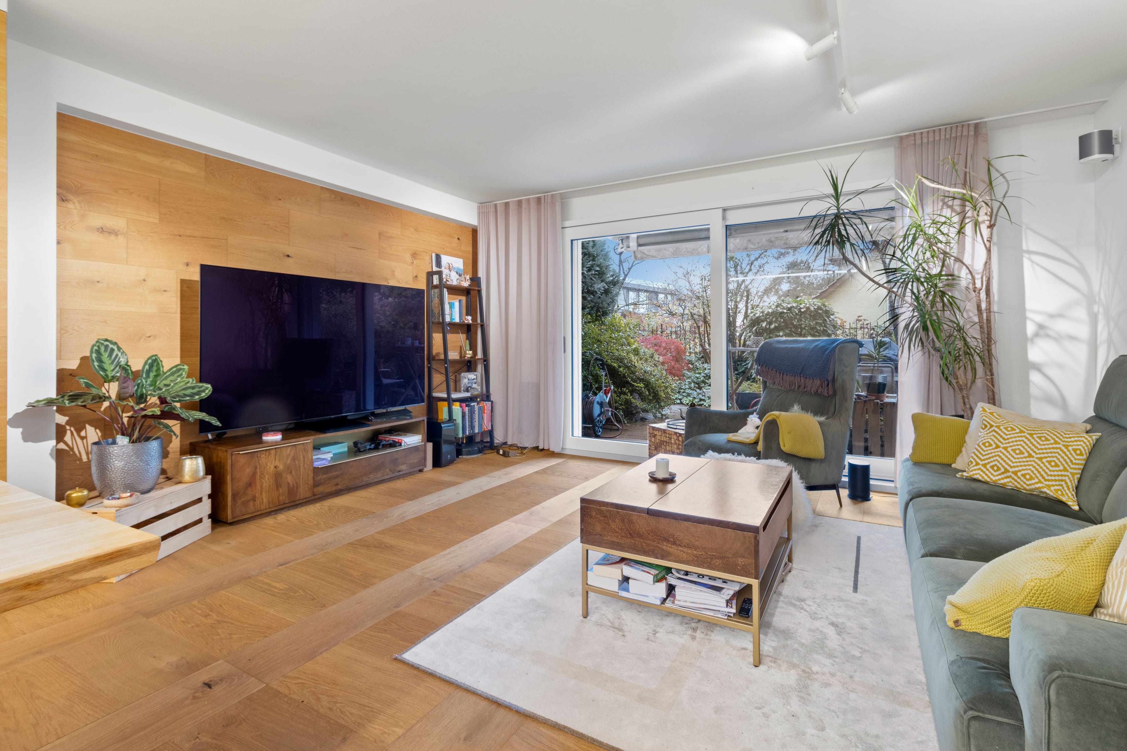 Luxuriöse 3,5 Zimmer Wohnung an bester Lage - Bild 1