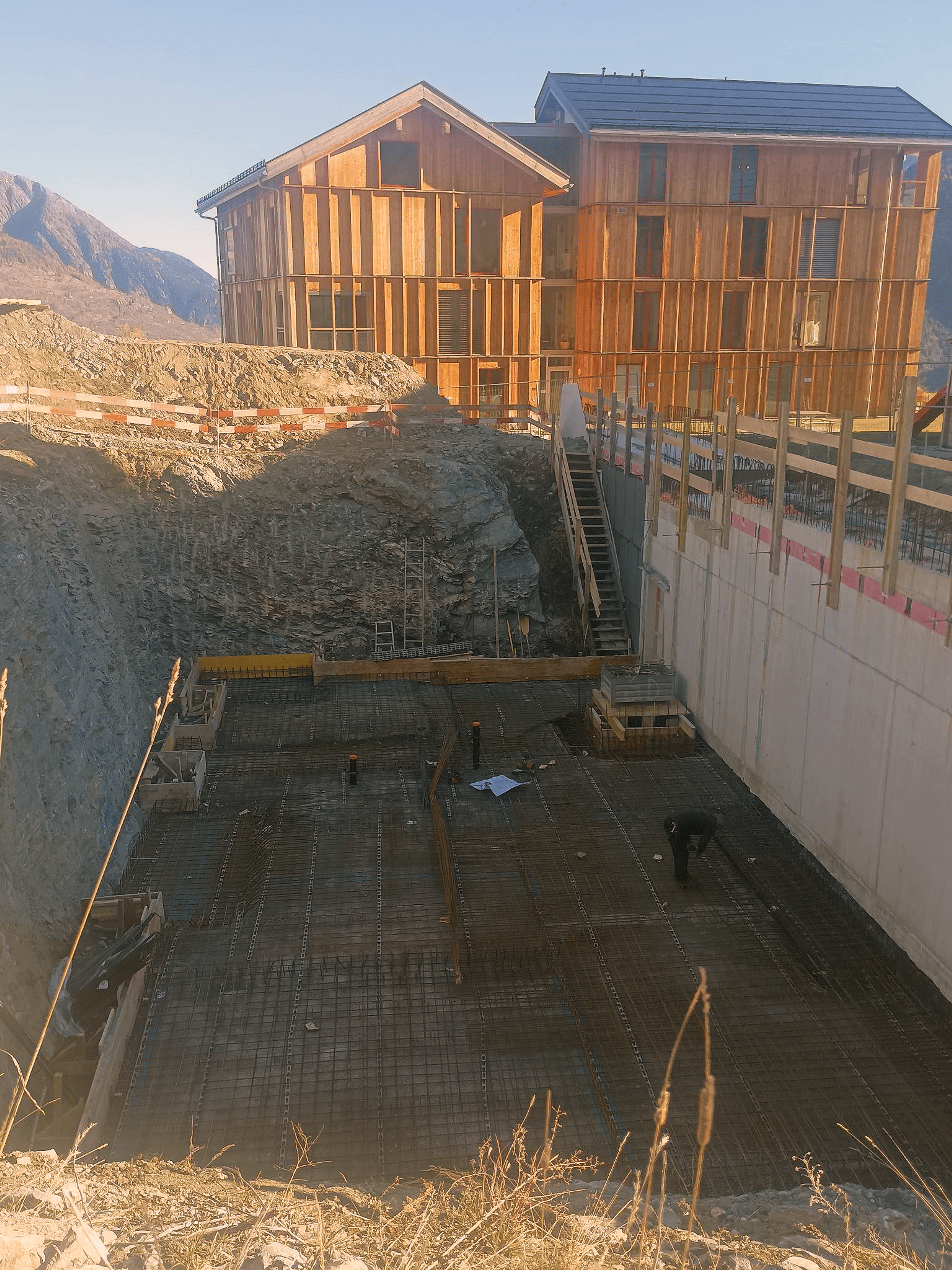 Moderne 5.5-Zimmer Gartenwohnung in Zeneggen mit Bergblick - Bild 2