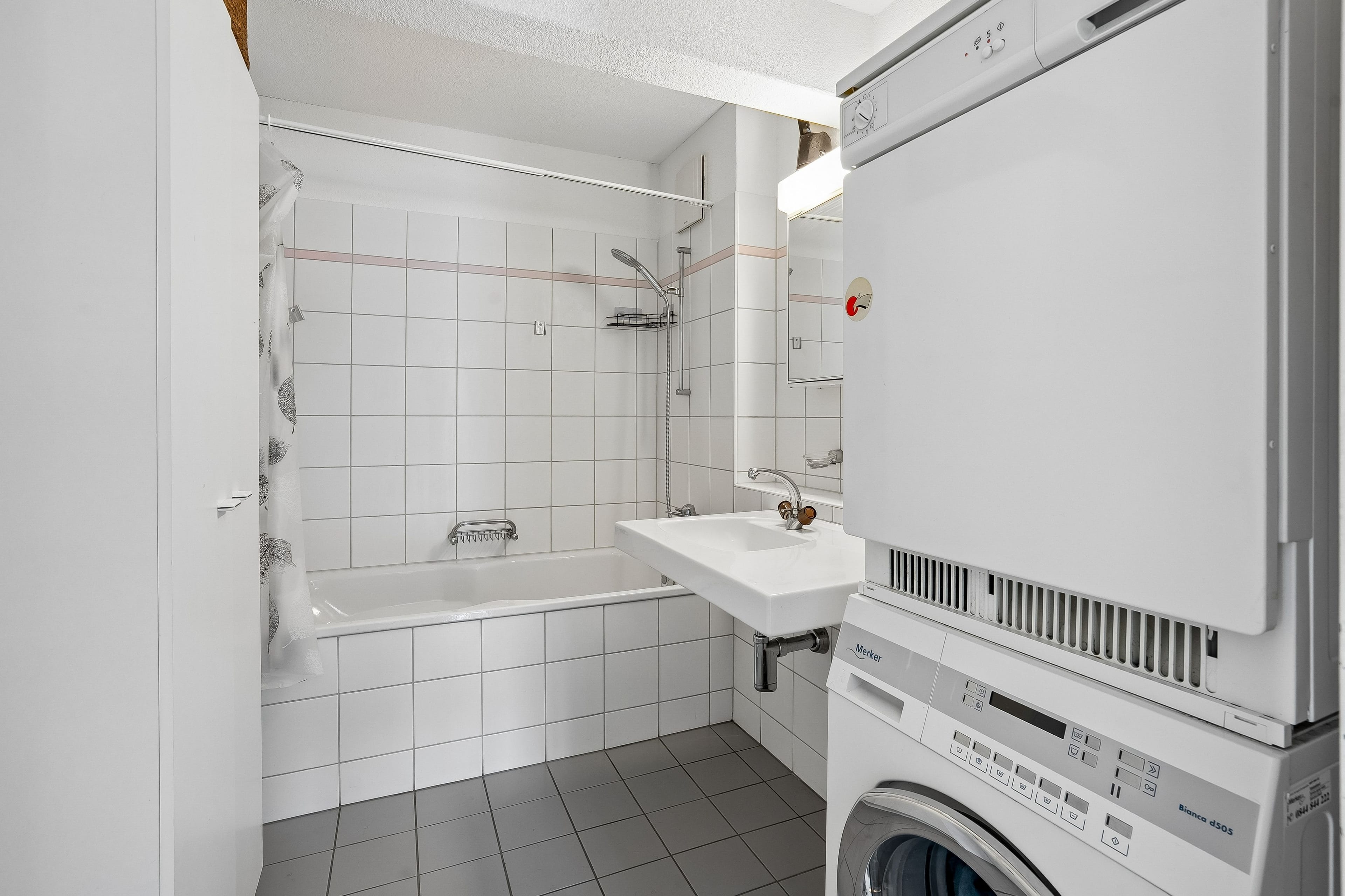 Wohnen über den Dächern von Baden – Exklusive 2.5-Zimmer-Wohnung mit Weitblick - 8