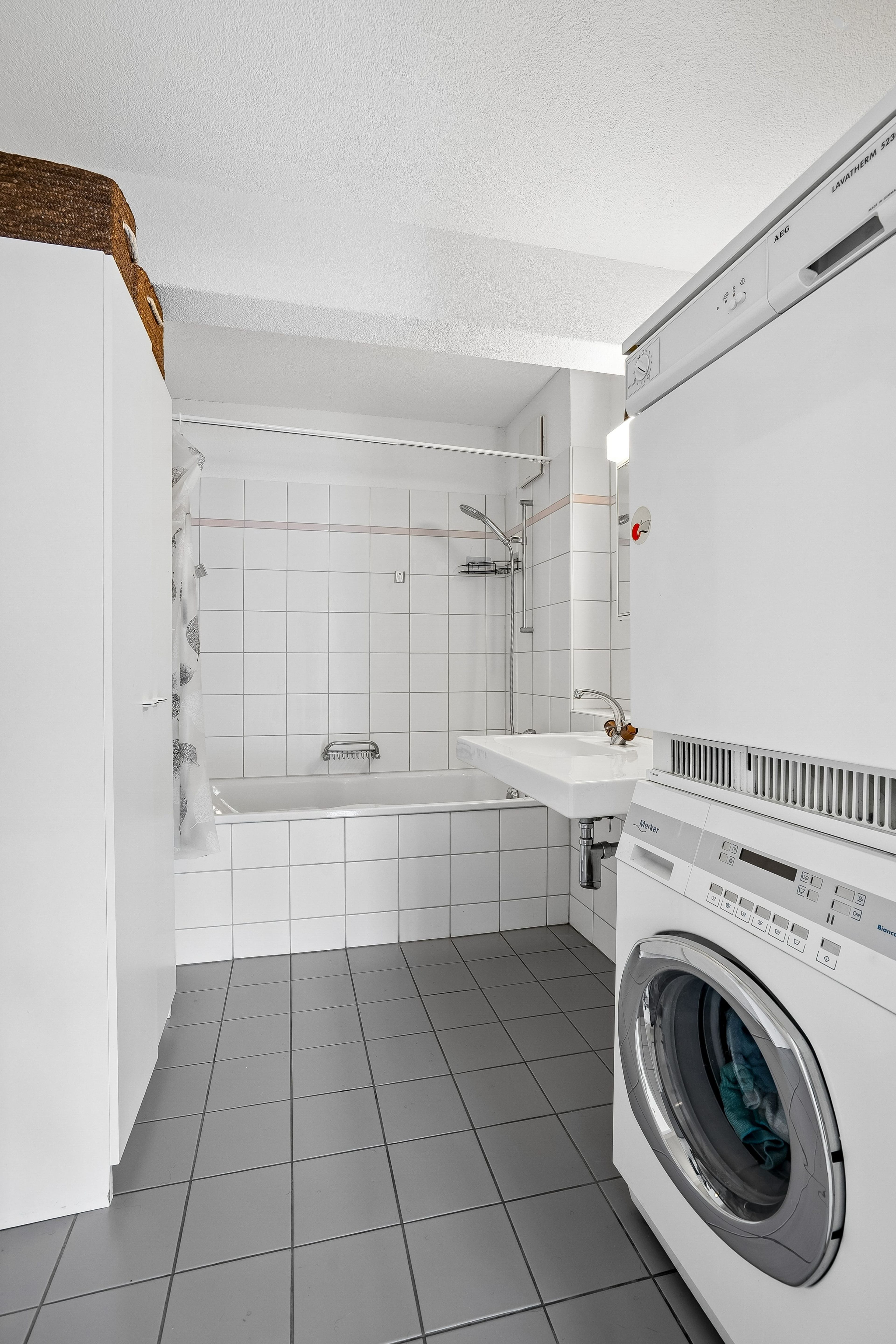 Wohnen über den Dächern von Baden – Exklusive 2.5-Zimmer-Wohnung mit Weitblick - 22