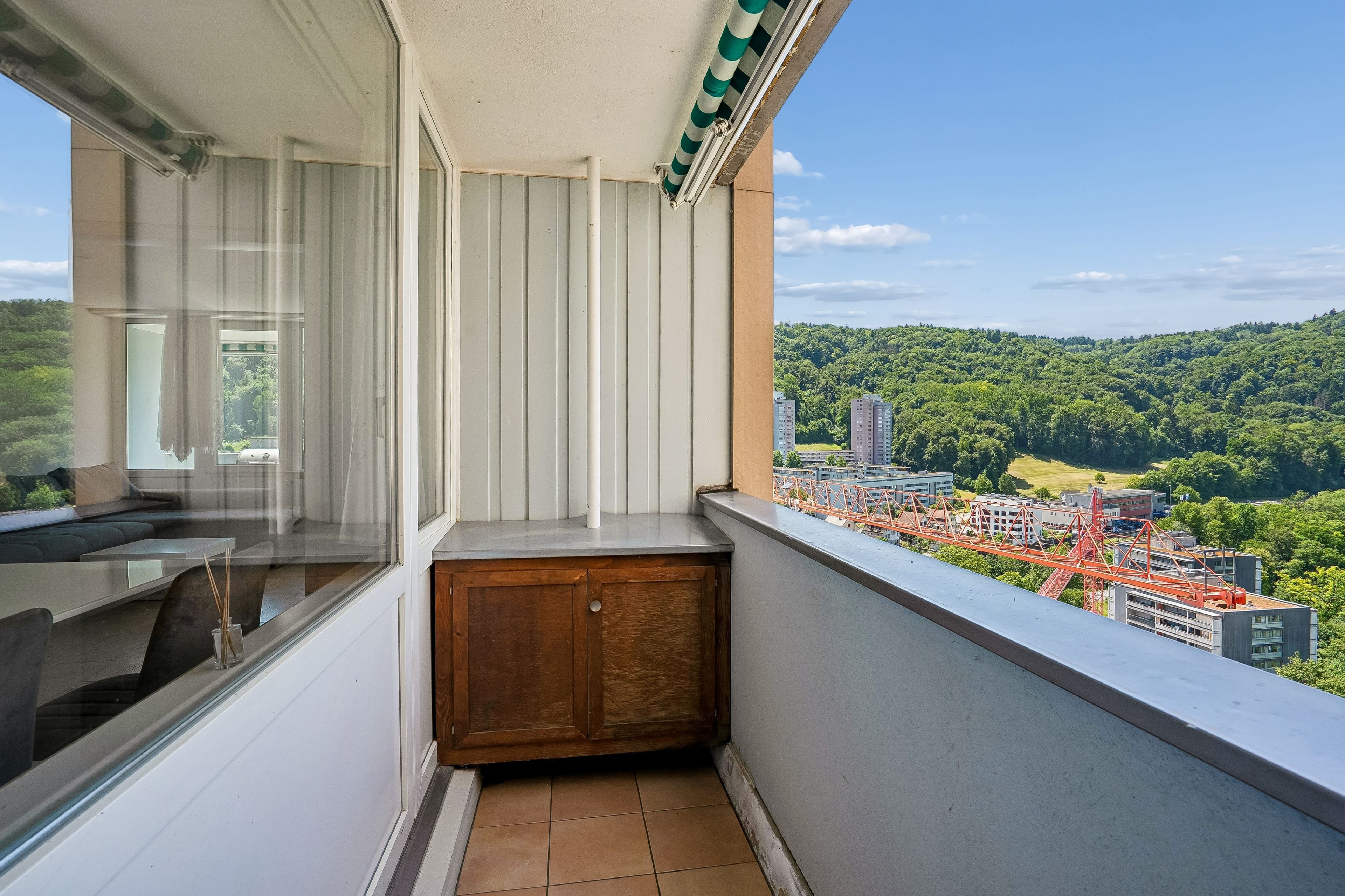 Wohnen über den Dächern von Baden – Exklusive 2.5-Zimmer-Wohnung mit Weitblick - 11