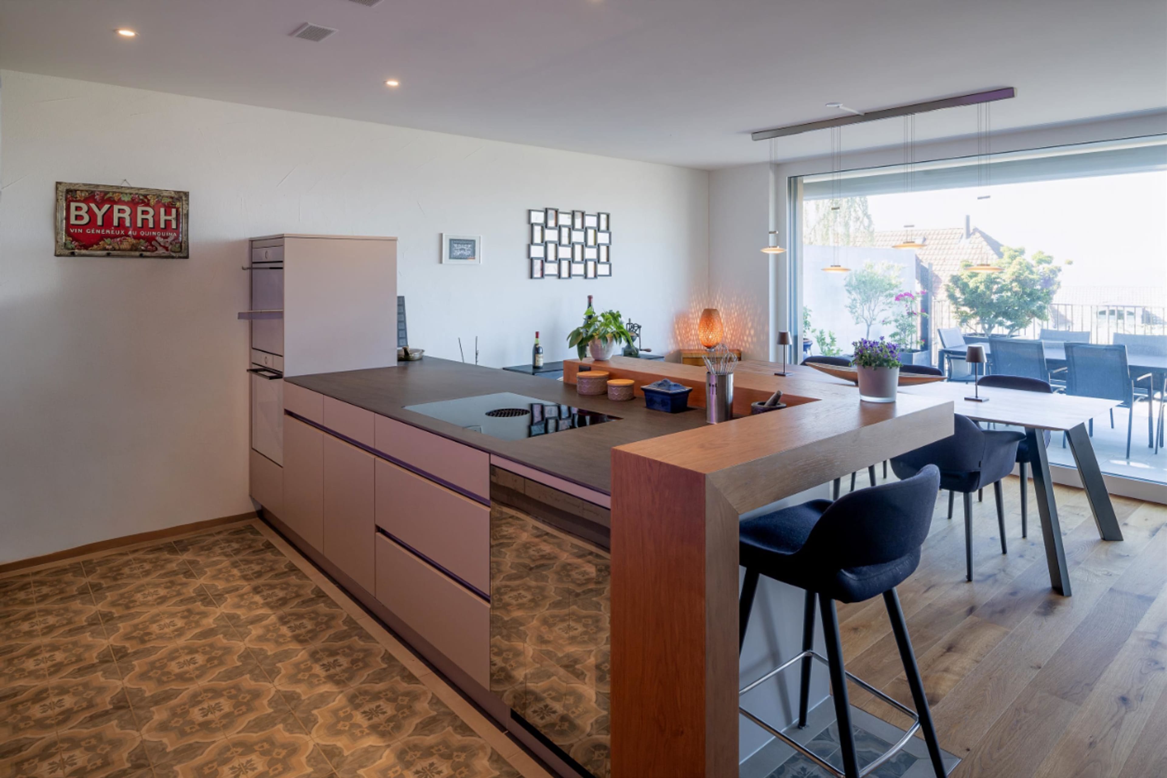 Terrassenwohnung mit Weitblick in Remetschwil - Bild 4