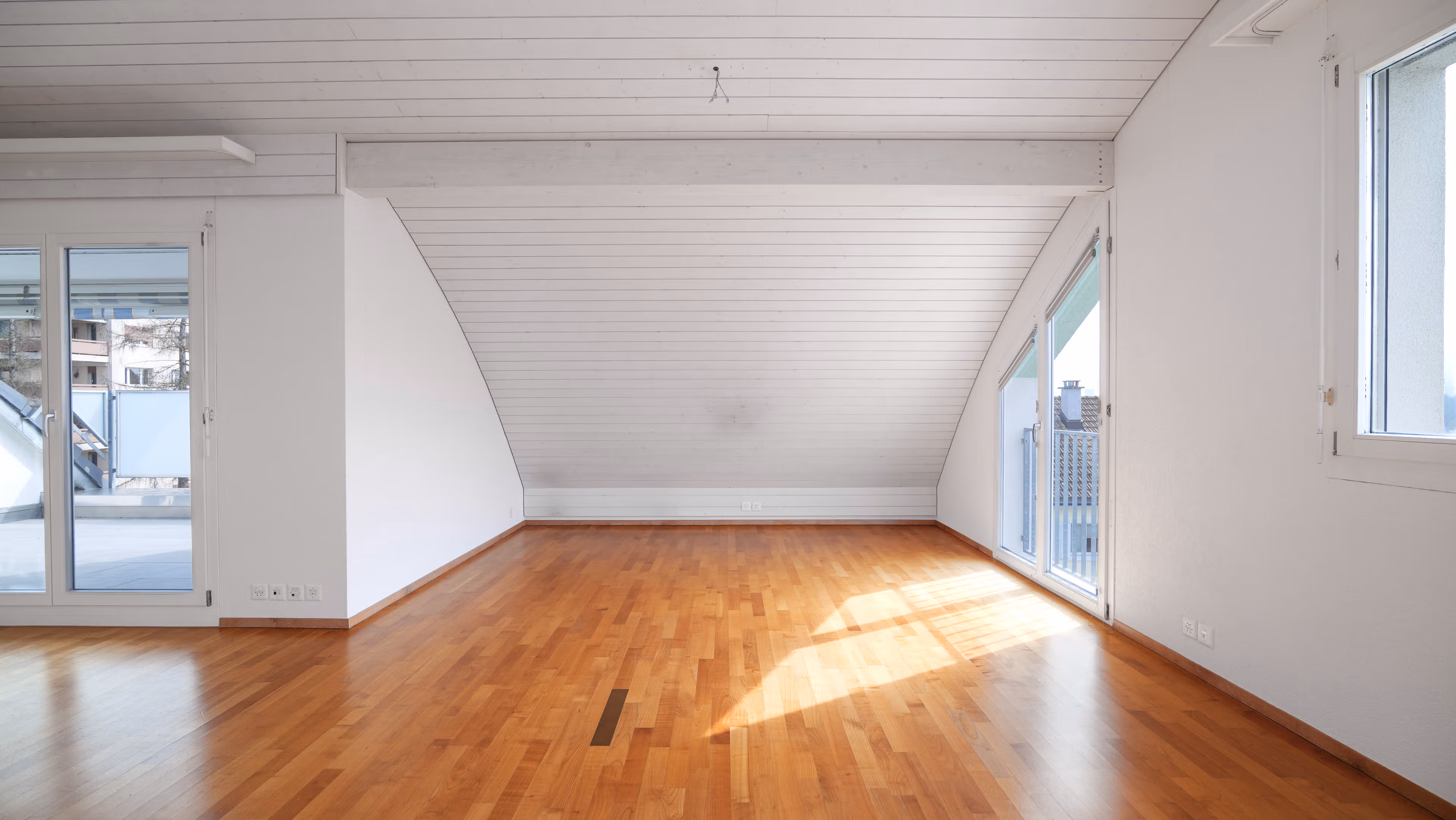 Grosszügige 5.5-Zi.-Dachwohnung mit Balkon in Unterengstringen - 20