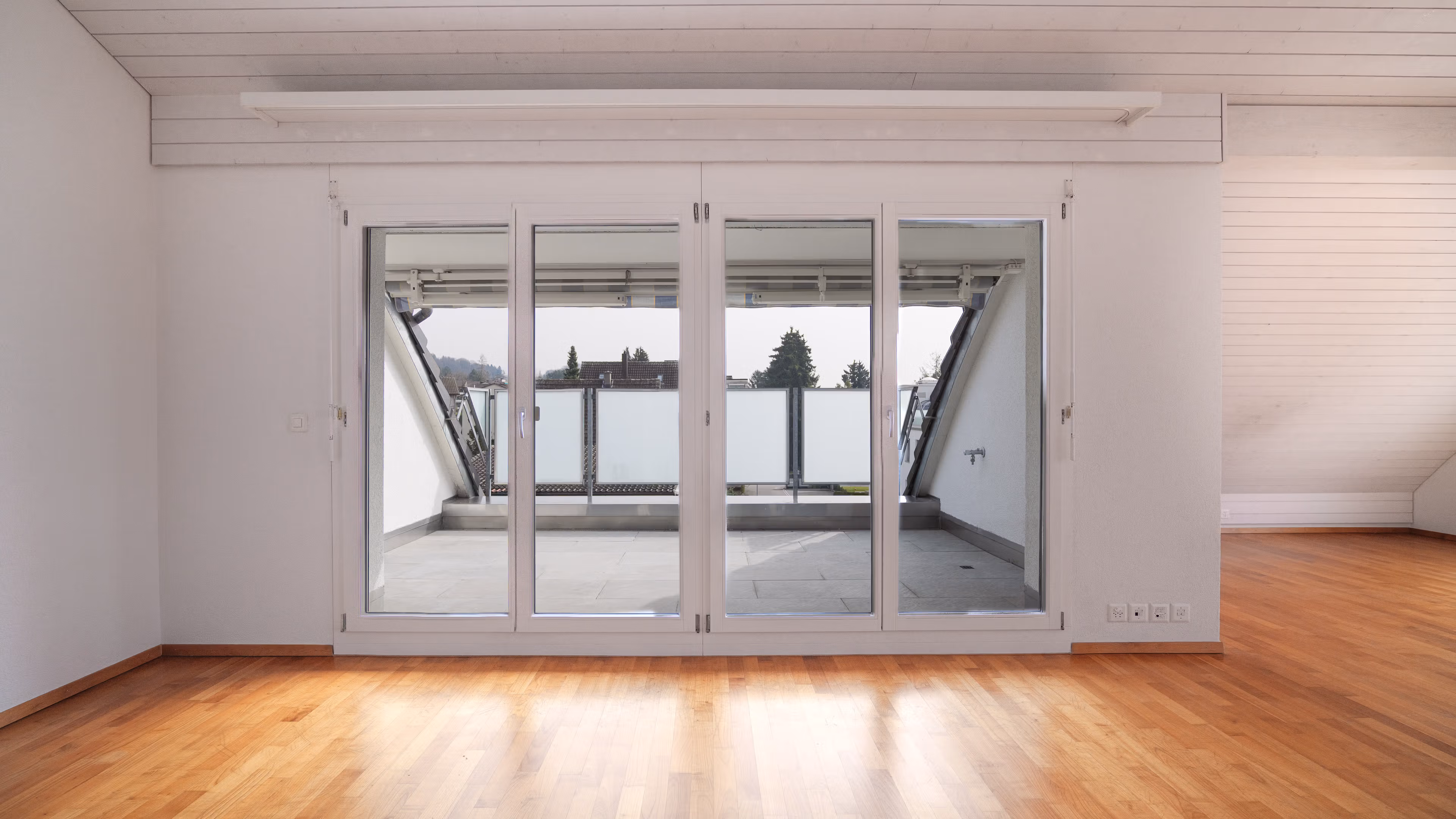 Grosszügige 5.5-Zi.-Dachwohnung mit Balkon in Unterengstringen - 17