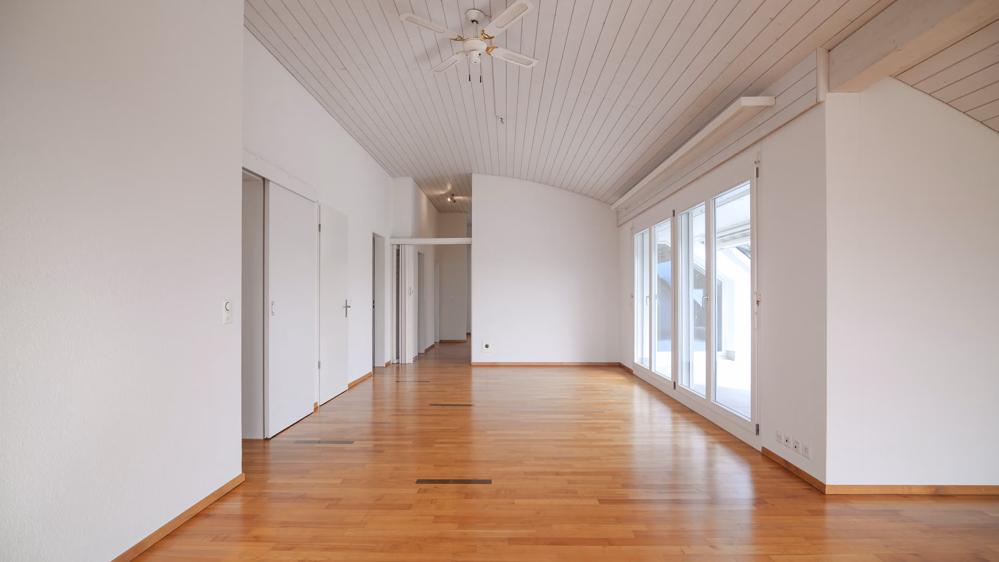 Grosszügige 5.5-Zi.-Dachwohnung mit Balkon in Unterengstringen - 19