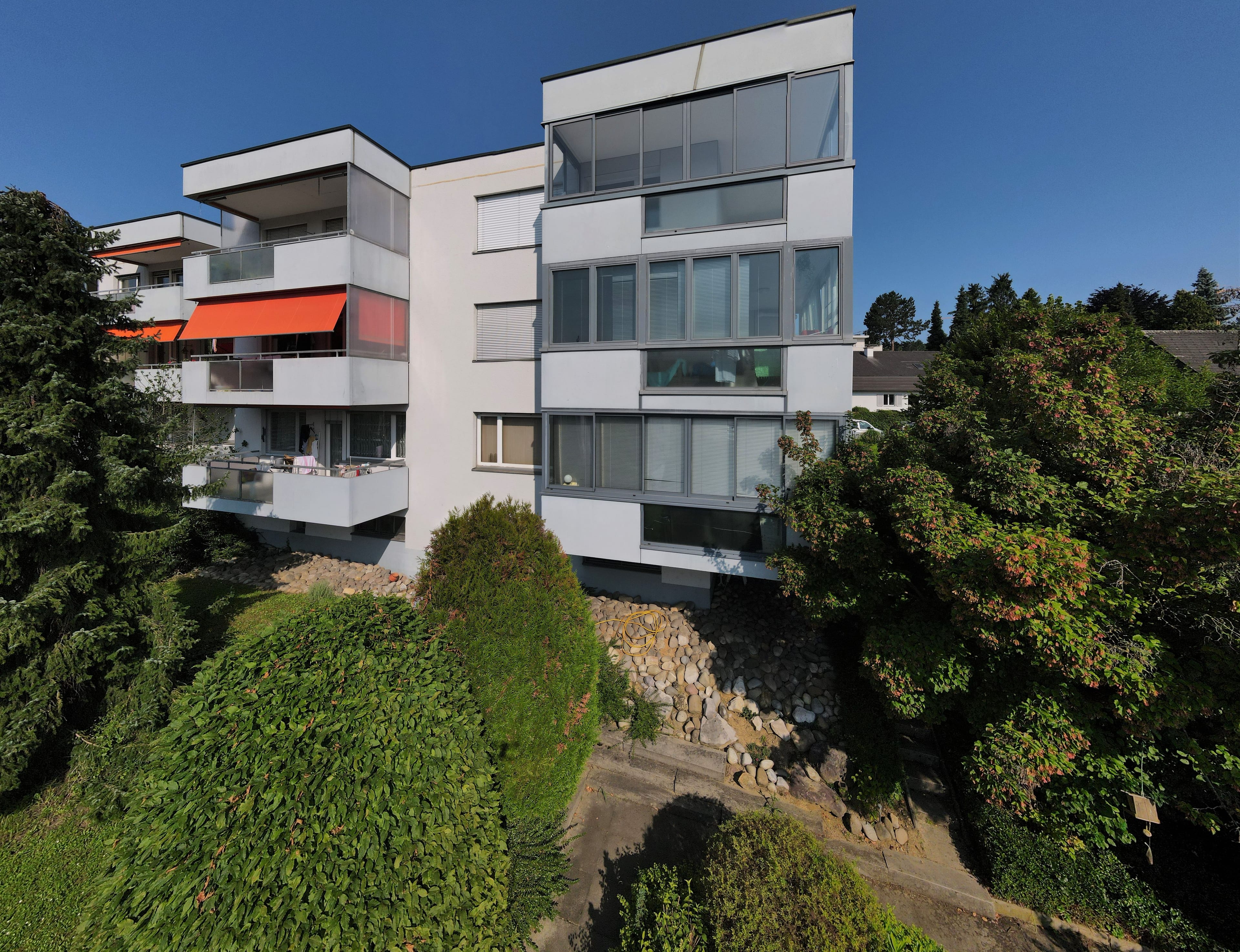 Helle 4-Zimmer-Wohnung mit grossem Balkon in Oberwil kaufen - Bild 4